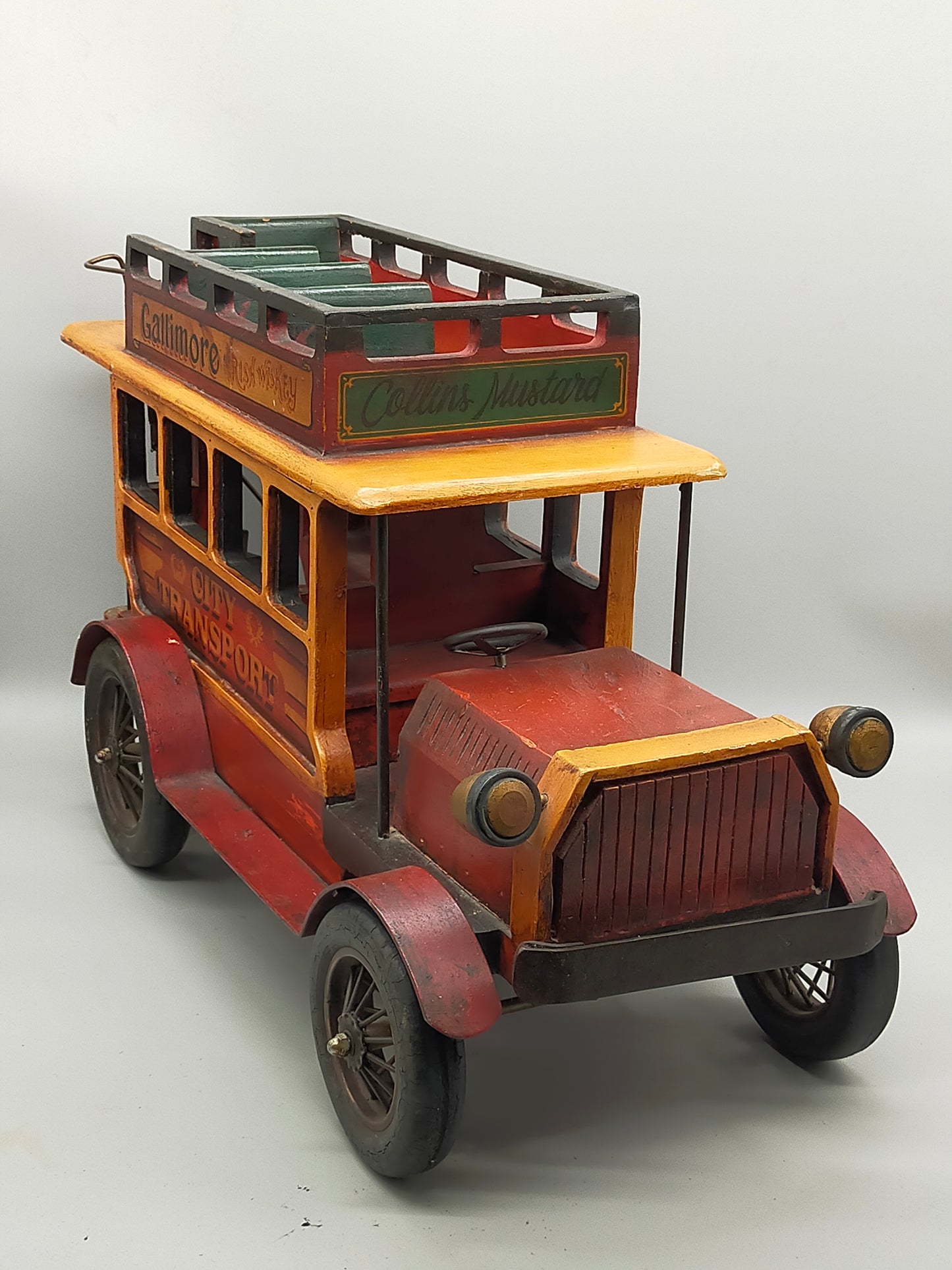 Vintage Holz Bus „City Transport“ – Handgefertigtes Sammlerstück