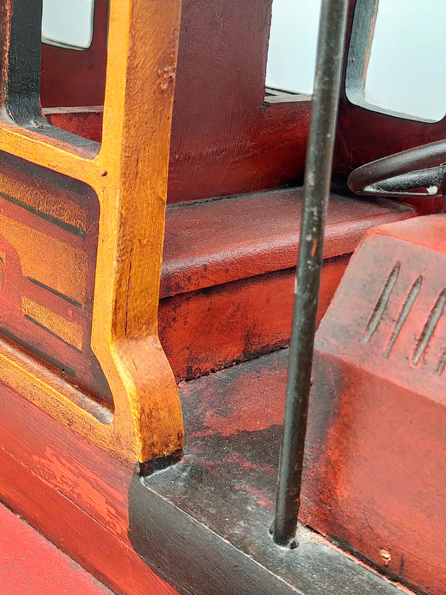 Vintage Holz Bus „City Transport“ – Handgefertigtes Sammlerstück