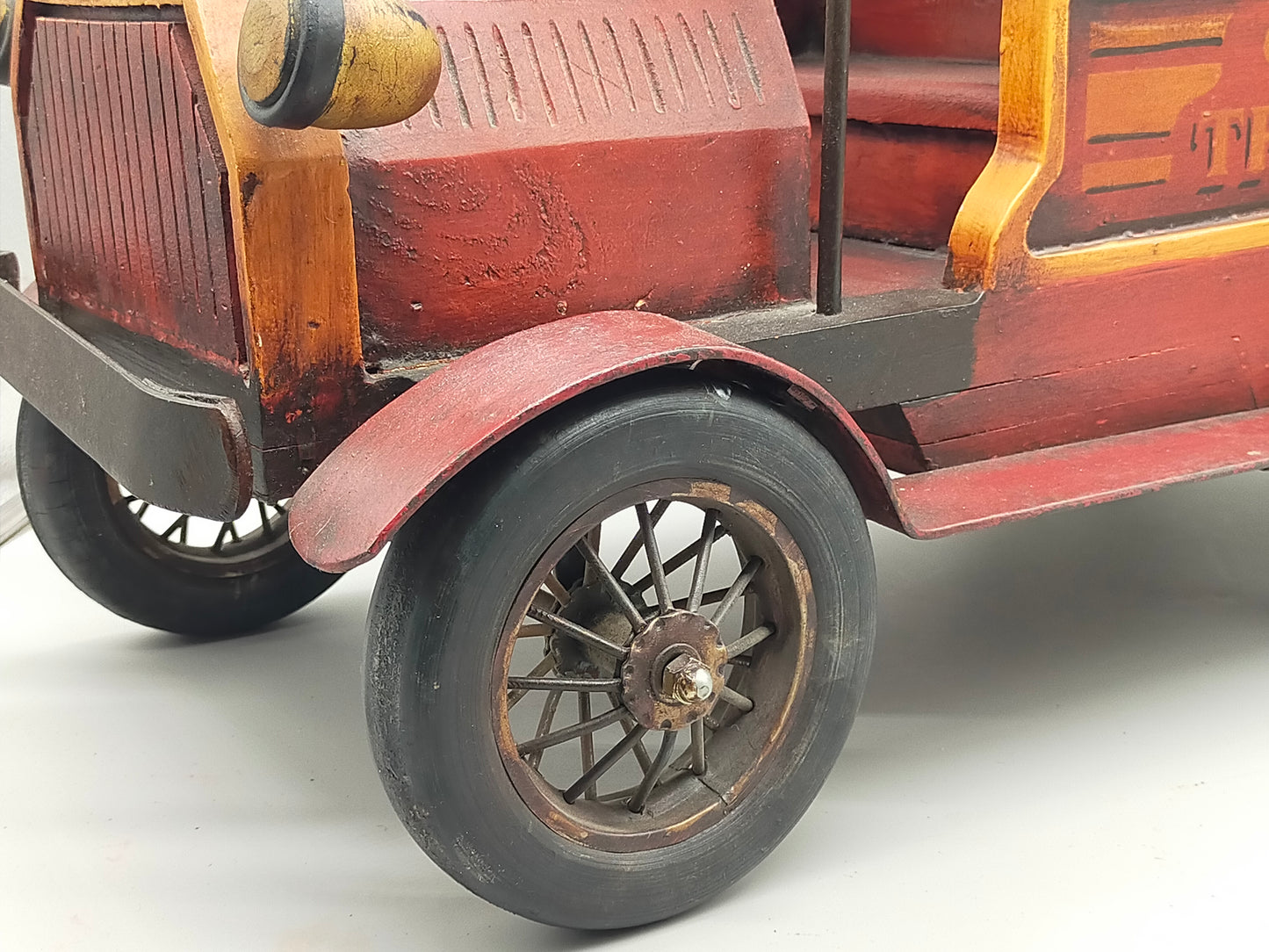 Vintage Holz Bus „City Transport“ – Handgefertigtes Sammlerstück