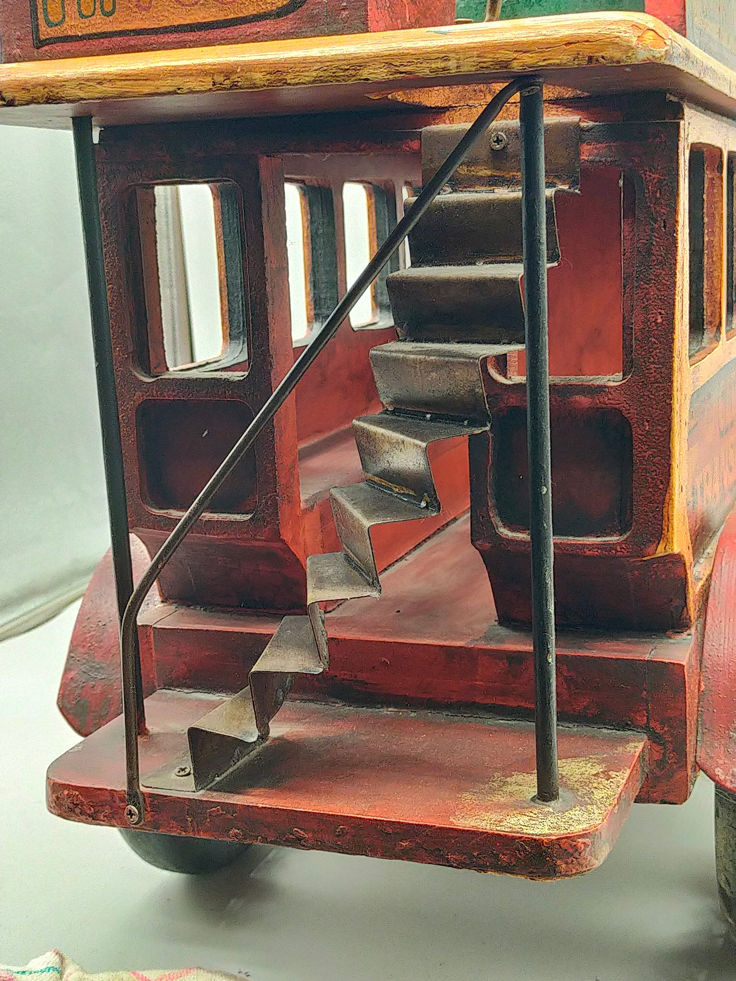 Vintage Holz Bus „City Transport“ – Handgefertigtes Sammlerstück