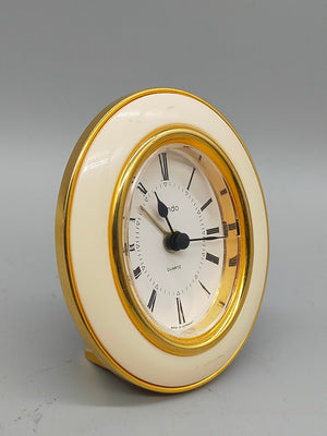 Kundo Tisch Uhr – Klassisches Design in Gold & Creme