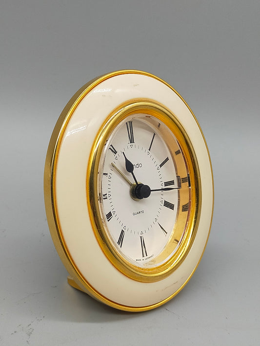 Kundo Tisch Uhr – Klassisches Design in Gold & Creme