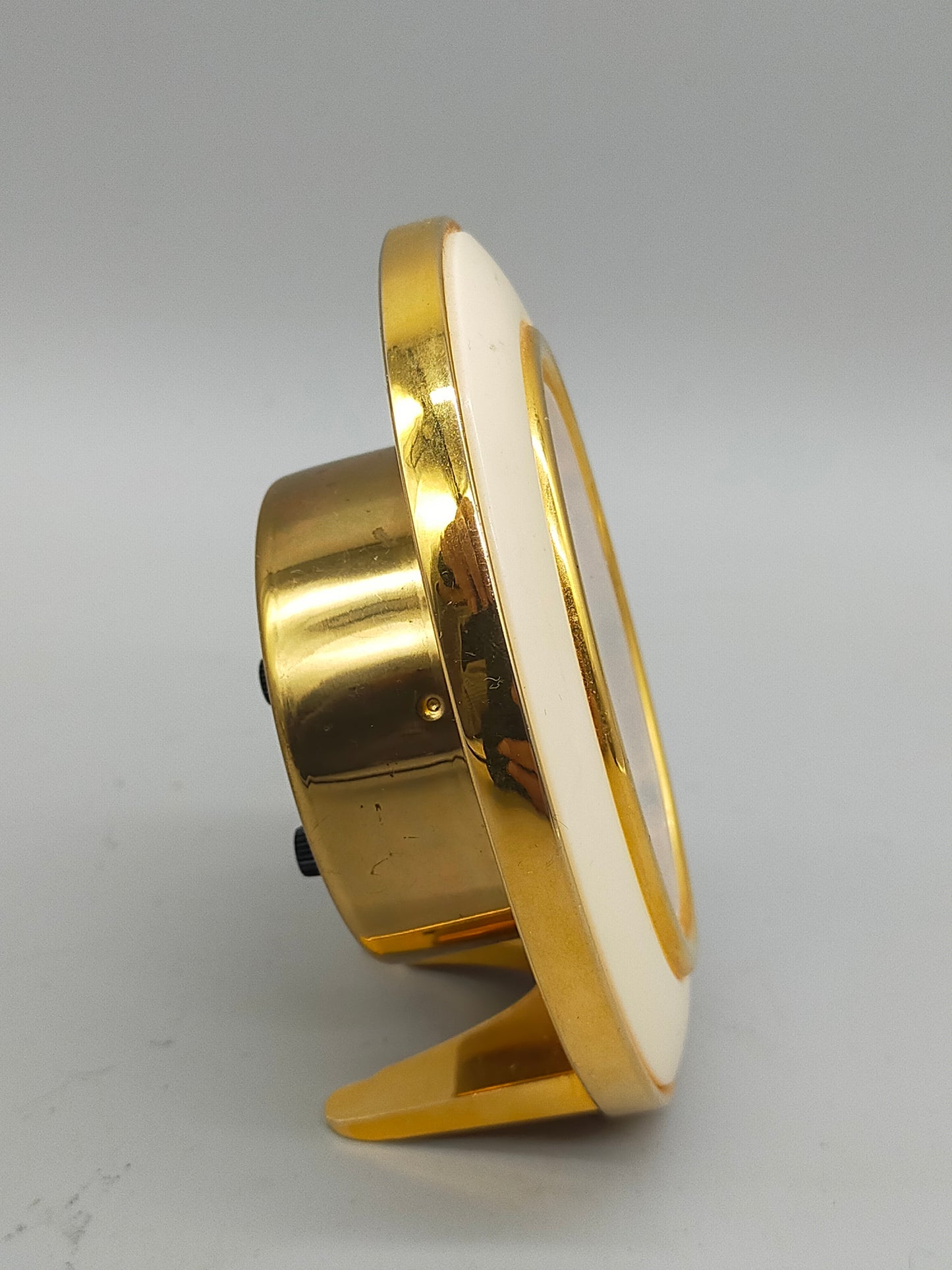 Kundo Tisch Uhr – Klassisches Design in Gold & Creme