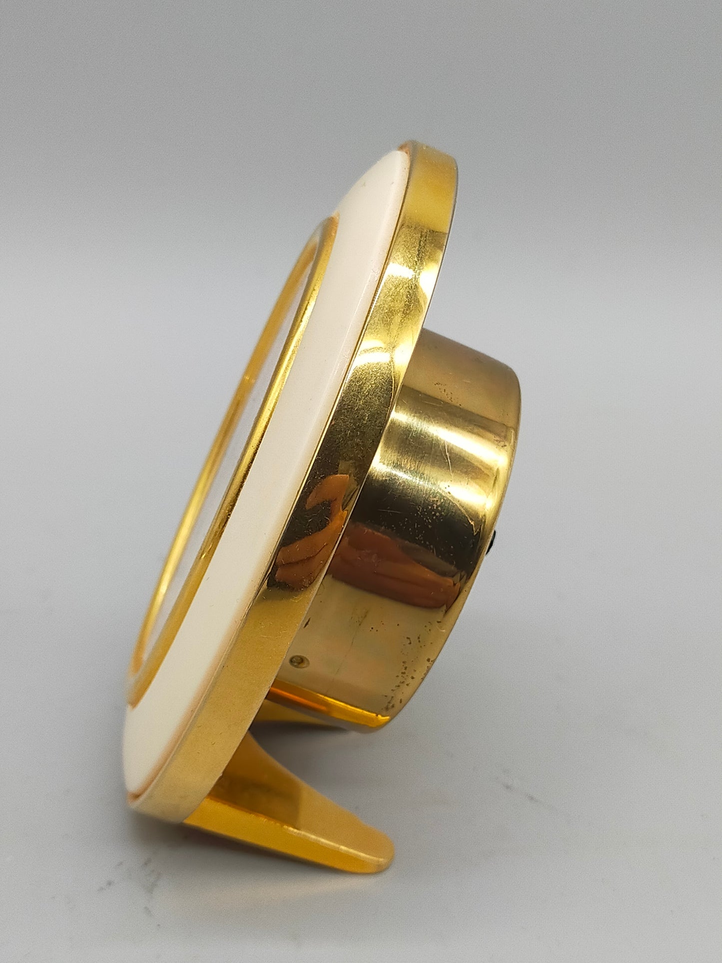 Kundo Tisch Uhr – Klassisches Design in Gold & Creme