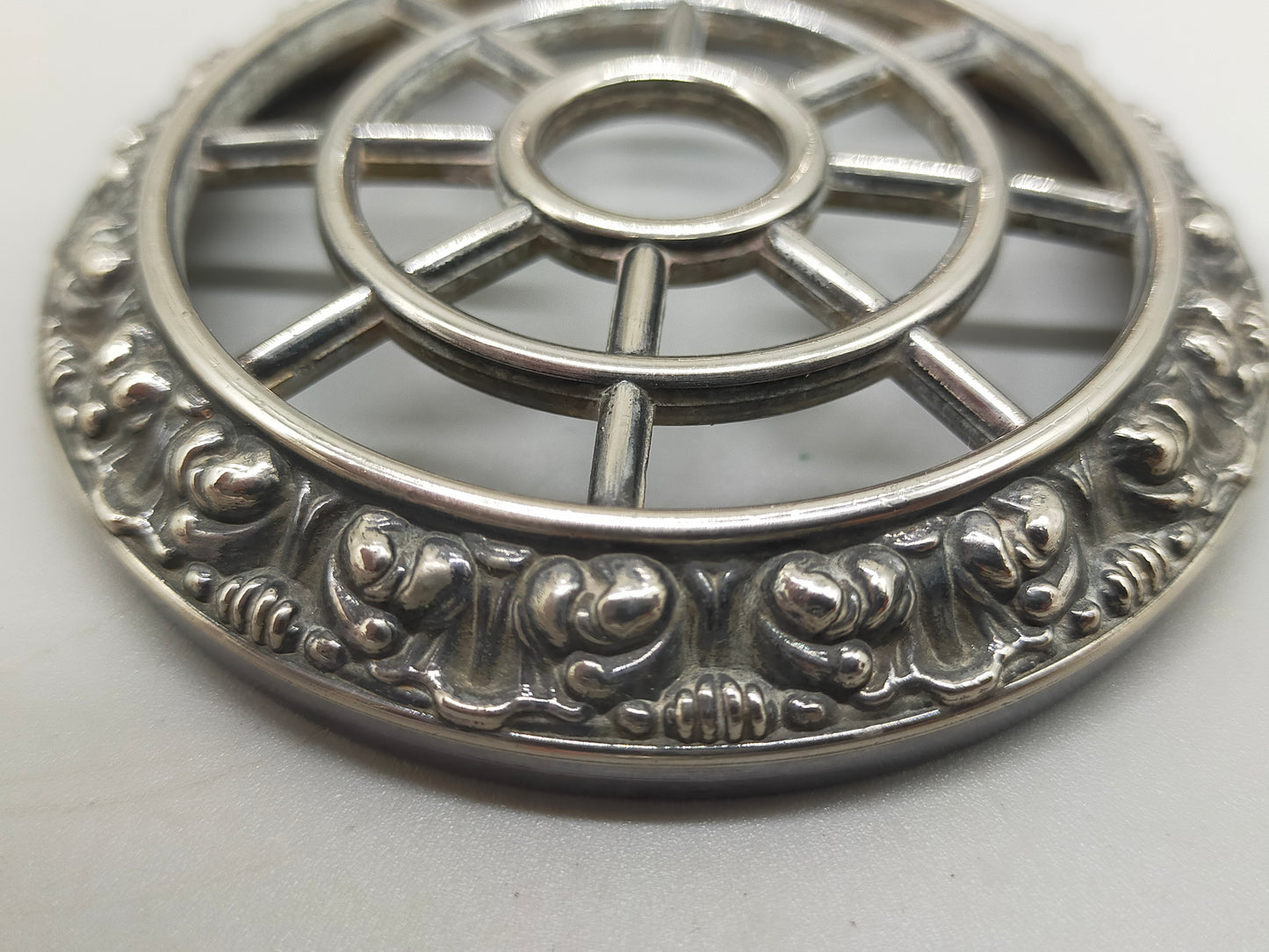 Edle Ianthe Rose Bowl Versilbert – Vintage Blumenfrosch aus England