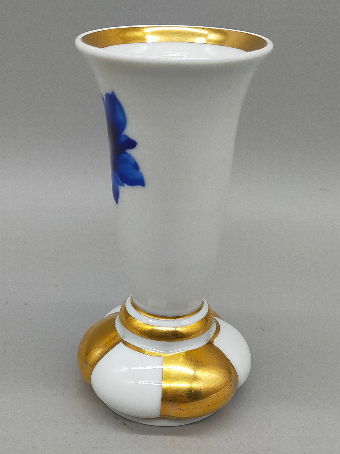 Edle Schoenau Porzellan Vase – Handbemalt mit Enzian & Goldstaffage