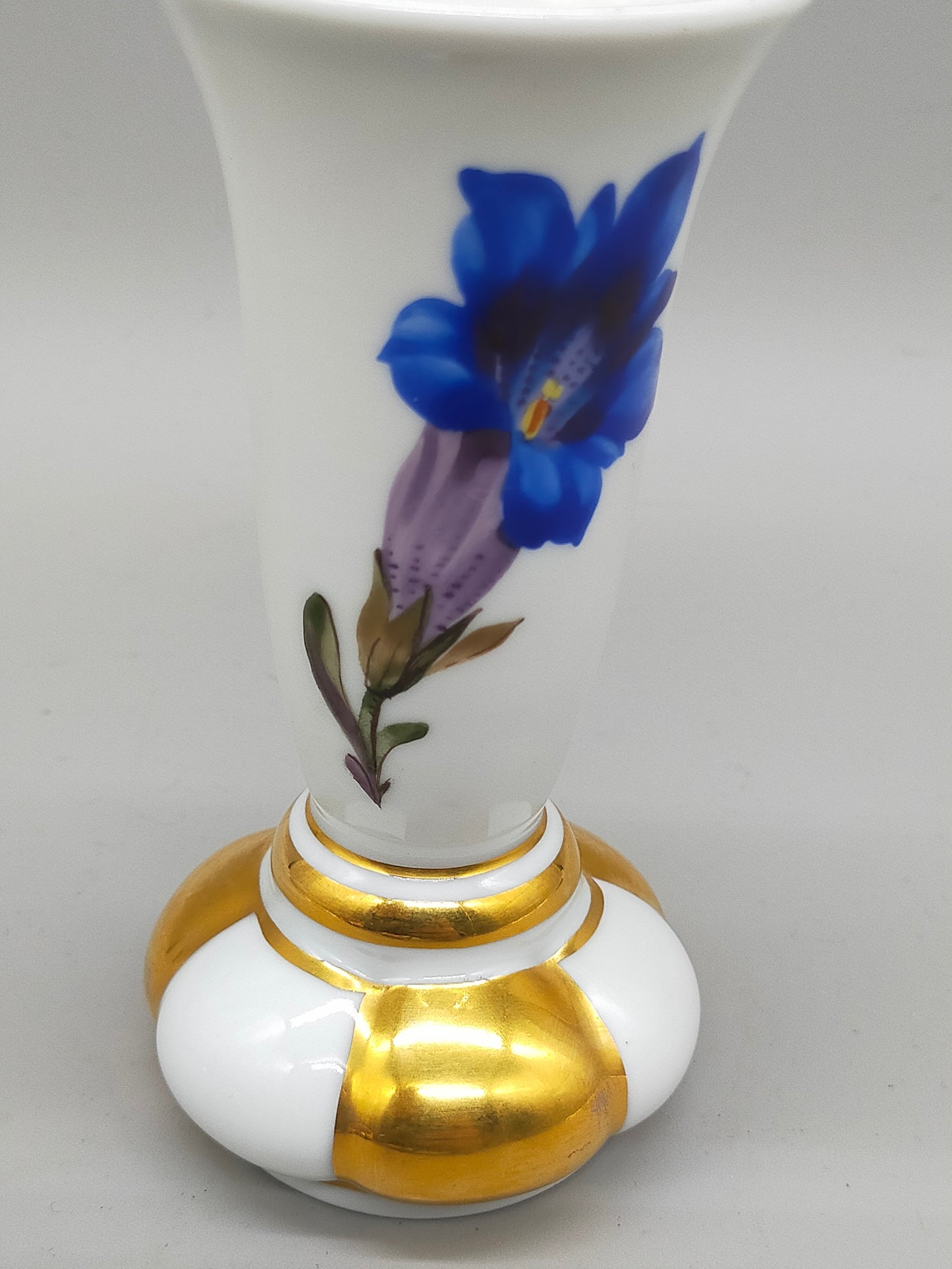 Edle Schoenau Porzellan Vase – Handbemalt mit Enzian & Goldstaffage