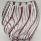 Titel Kunstvolle Glasvase in Amethyst-Optik – Modernes Design mit Wellenmuster