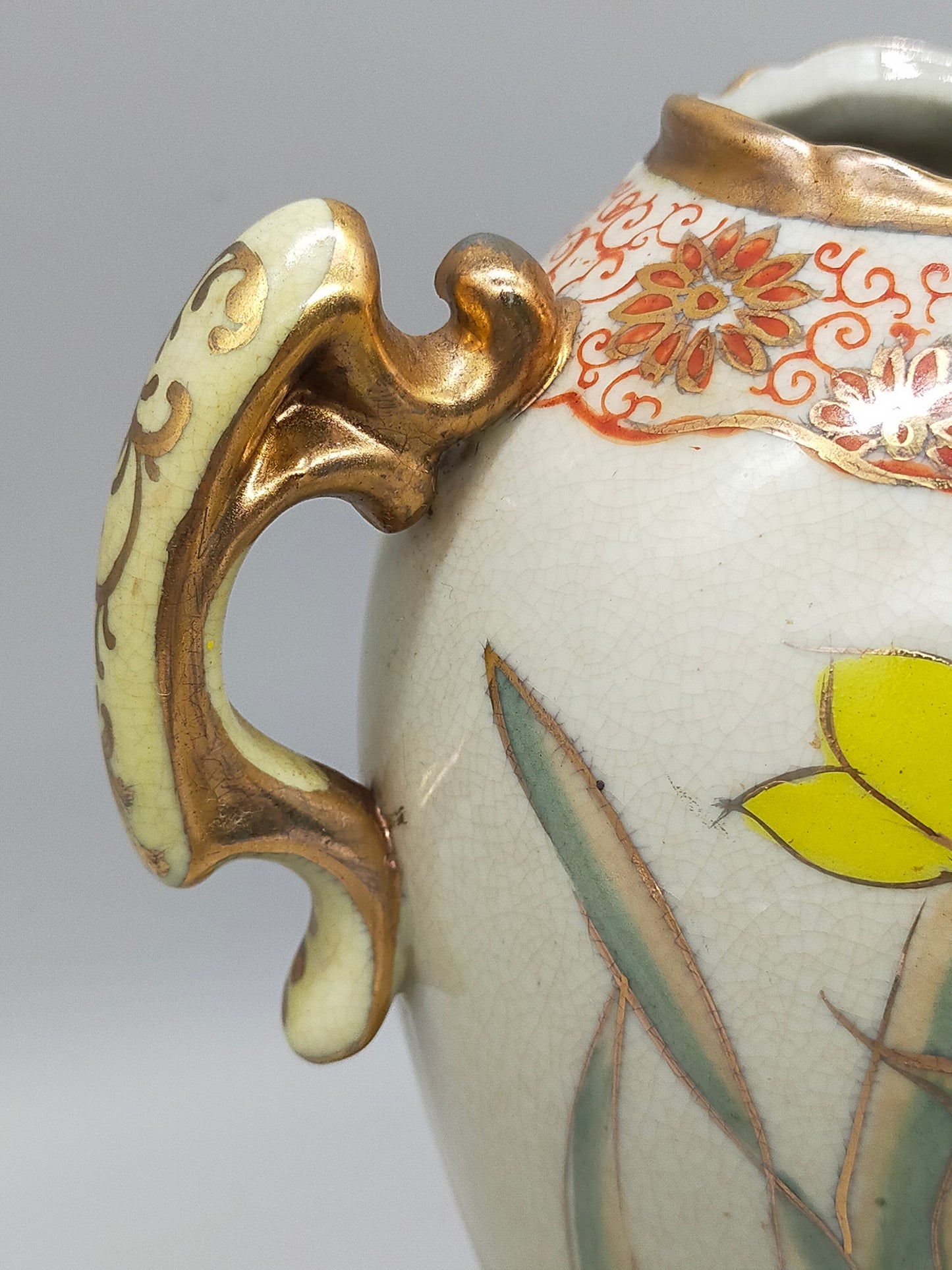 Antike RS Germany Henkel Vase – Florales Narzissen Dekor mit Goldrand