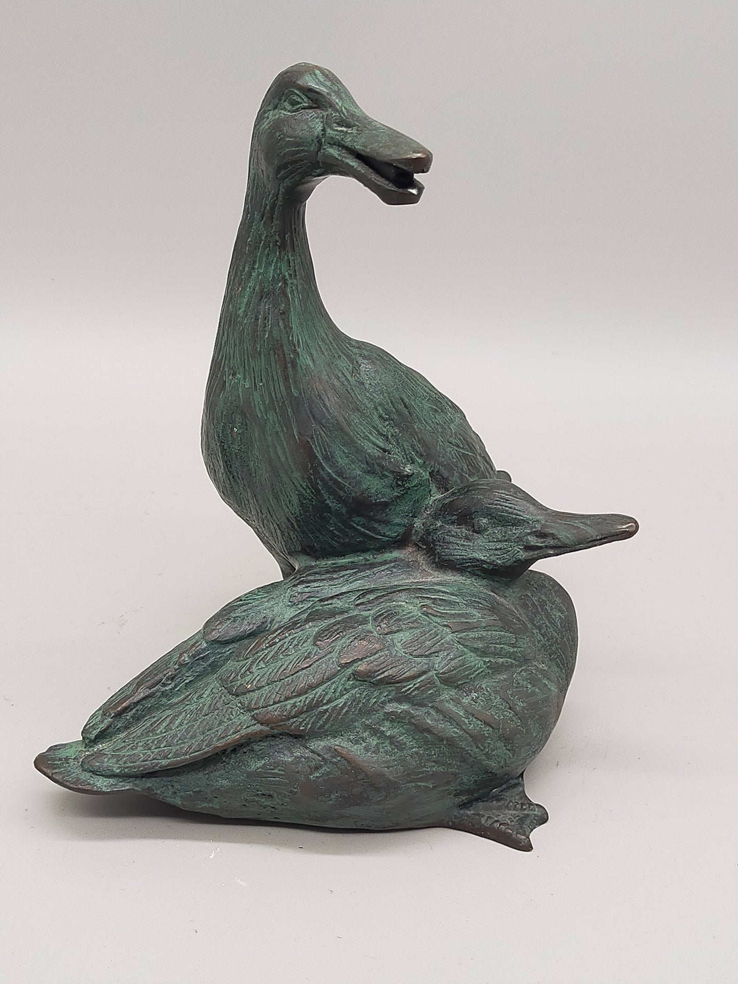 Antike Bronze Entenfigur – Detailreiche Skulptur
