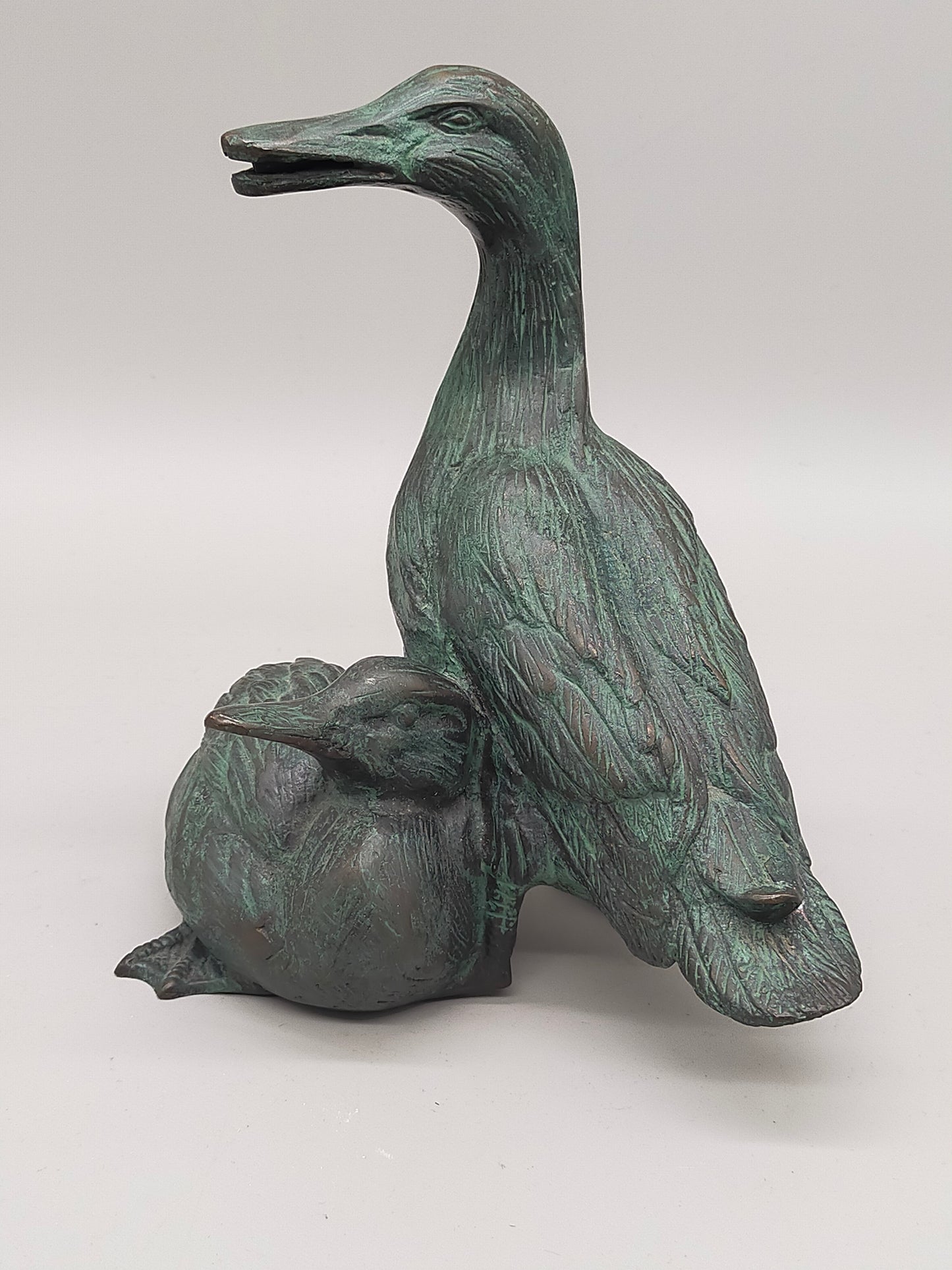 Antike Bronze Entenfigur – Detailreiche Skulptur