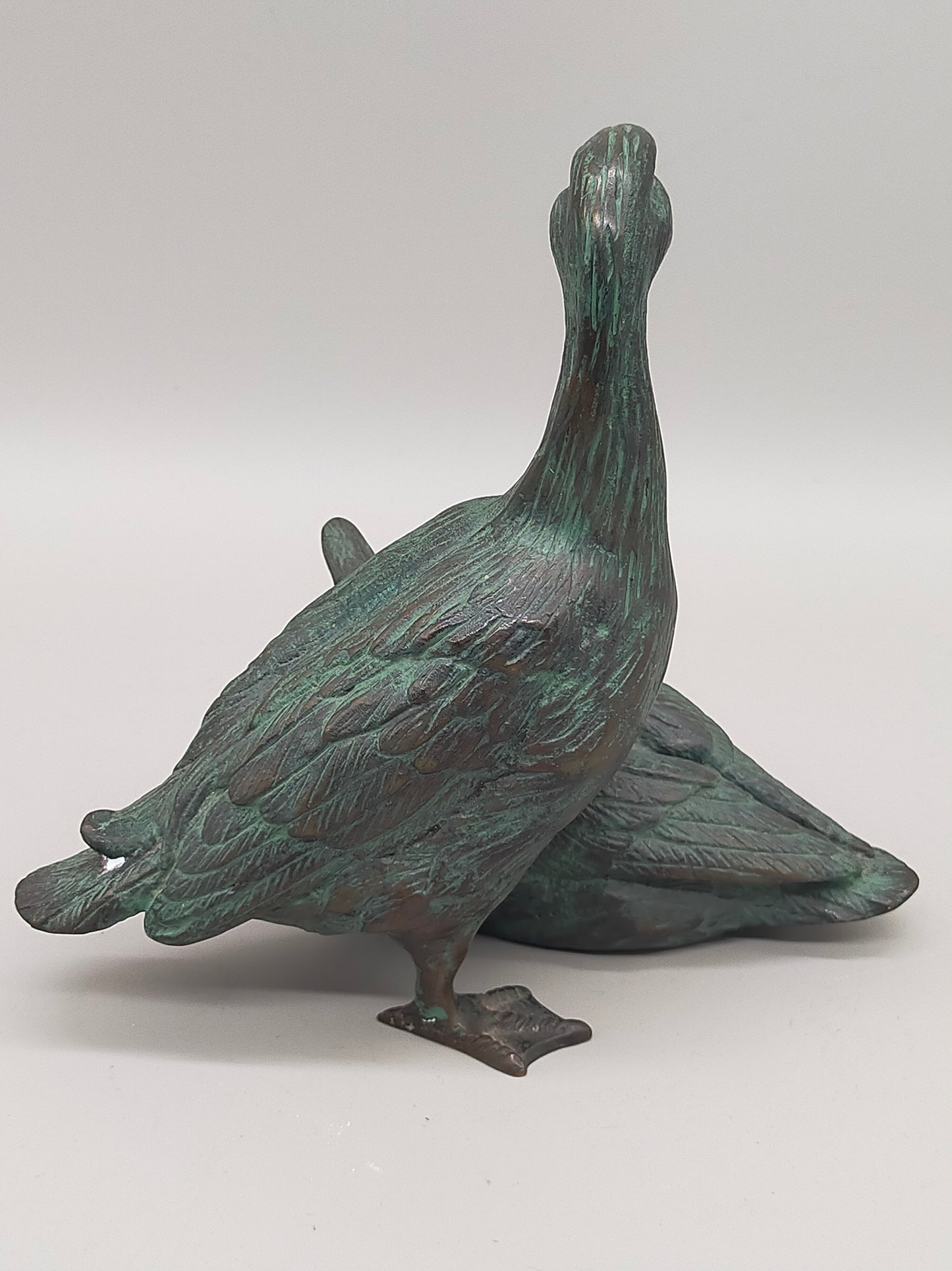 Antike Bronze Entenfigur – Detailreiche Skulptur