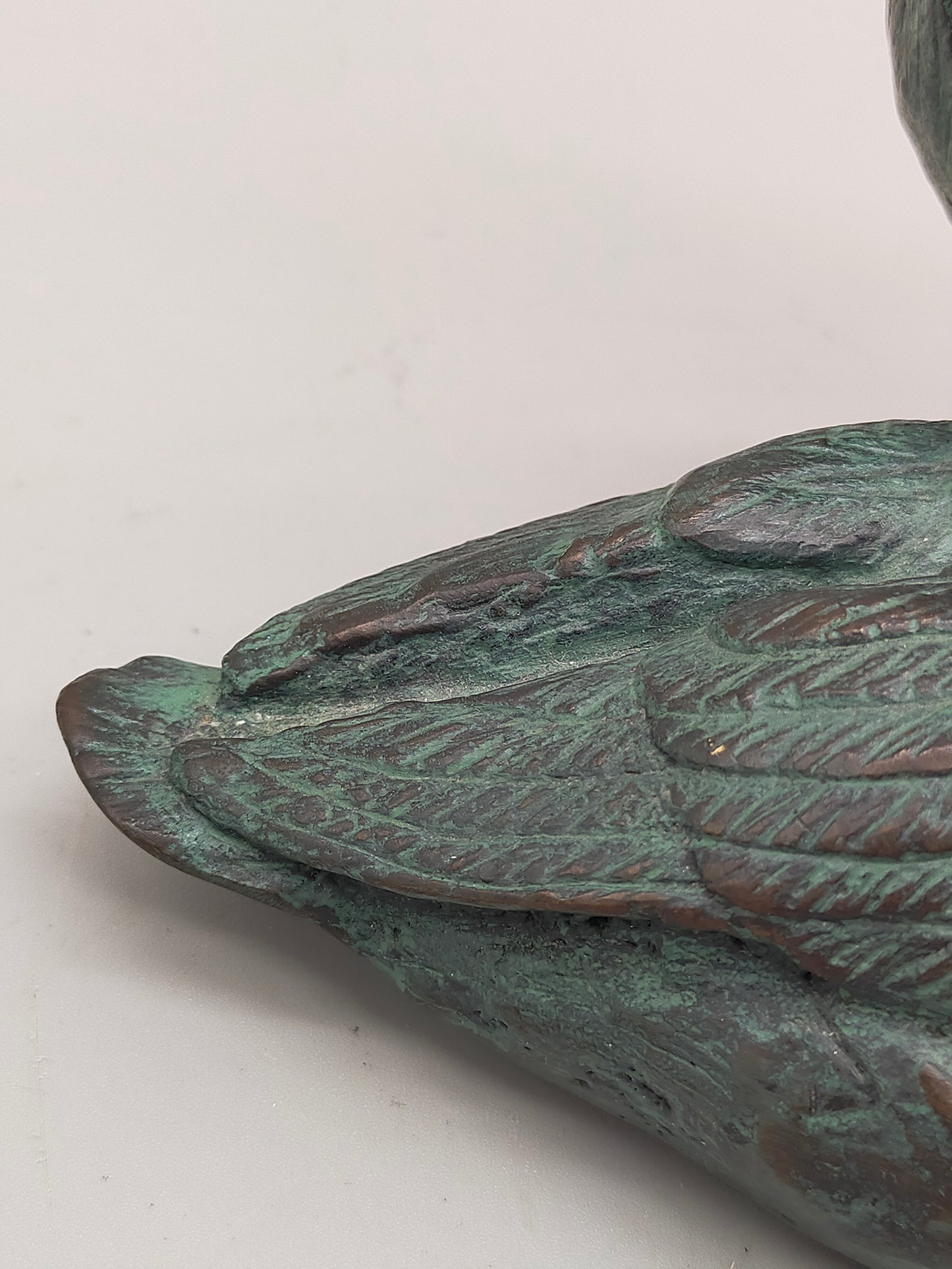 Antike Bronze Entenfigur – Detailreiche Skulptur