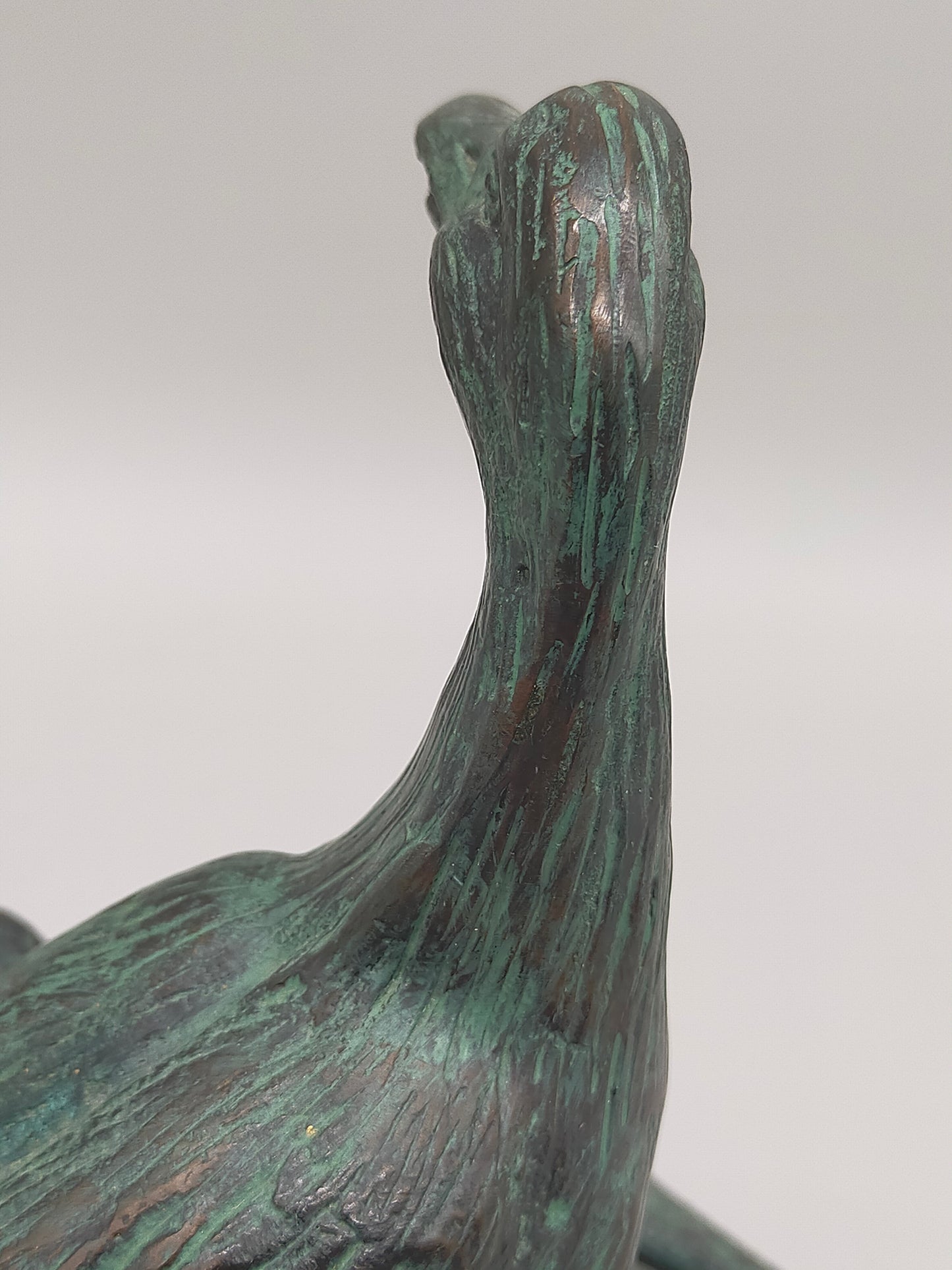 Antike Bronze Entenfigur – Detailreiche Skulptur