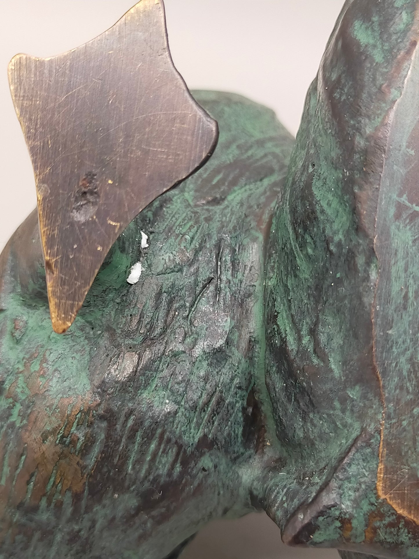 Antike Bronze Entenfigur – Detailreiche Skulptur