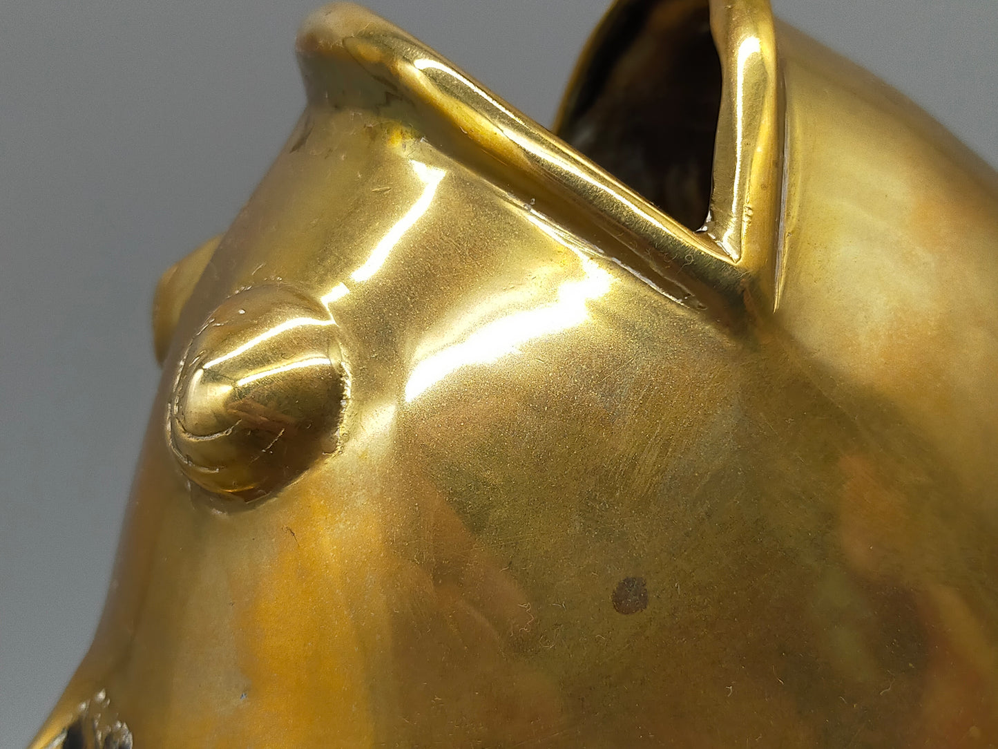 Antike Messing Fisch Skulptur – Kunstvolle Dekoration im Vintage Stil