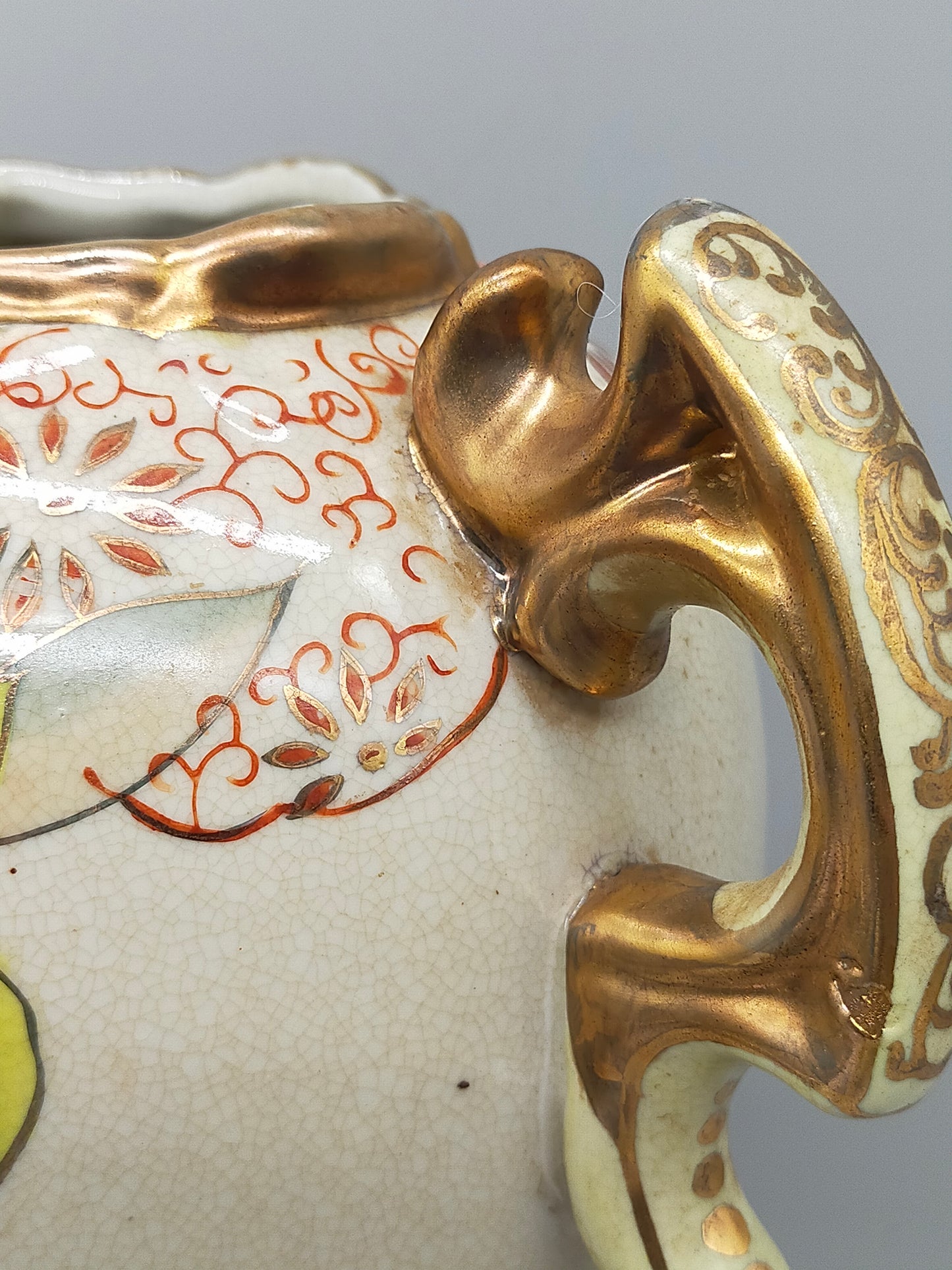 Prunkvolle RS Germany Henkelvase – Florales Narzissen-Dekor & Goldakzente