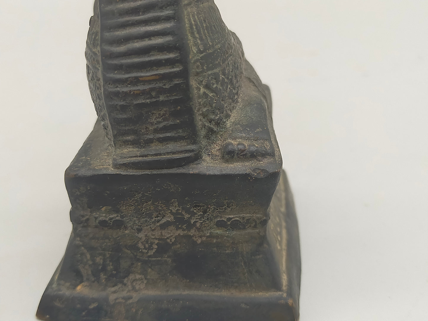 Antike Bronze Figur Nang Kwak – Traditioneller Glücksbringer aus Thailand