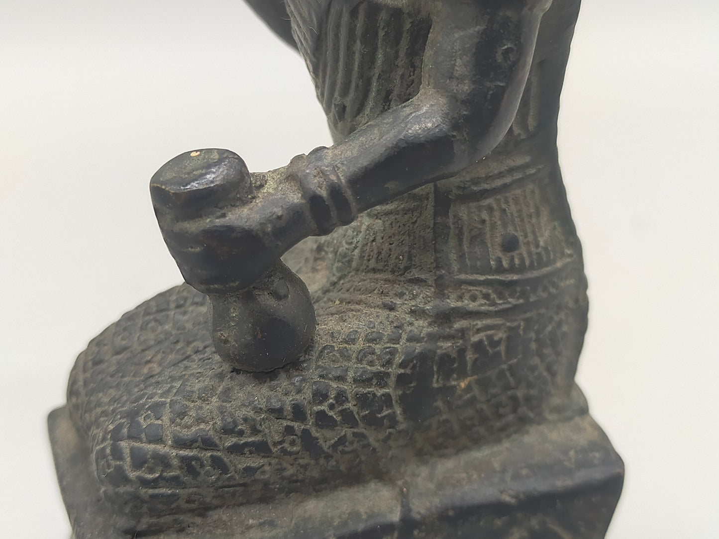 Antike Bronze Figur Nang Kwak – Traditioneller Glücksbringer aus Thailand