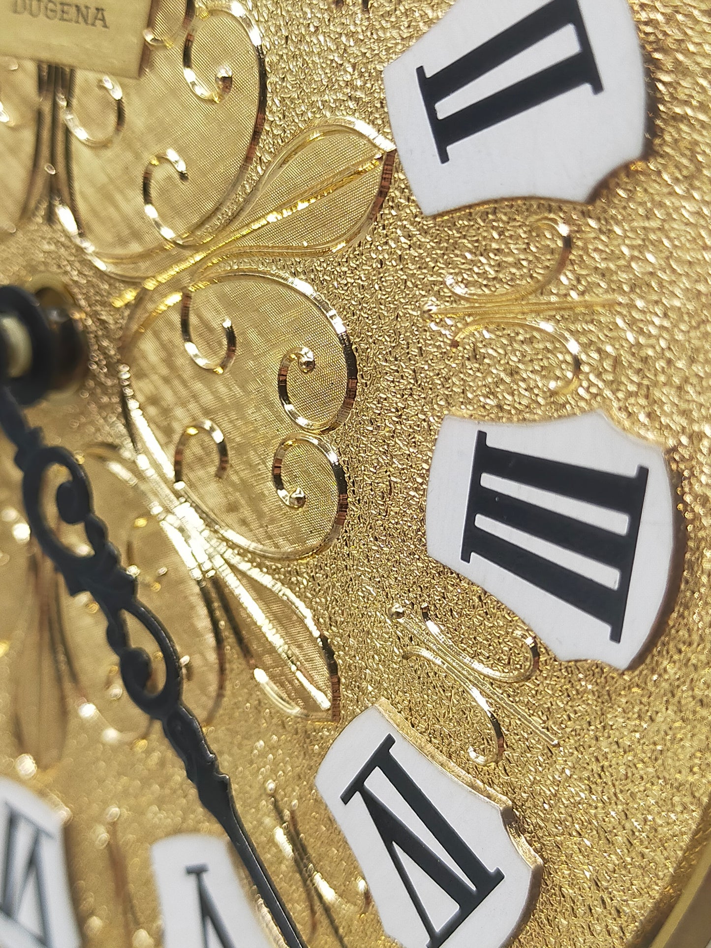 Edle Dugena Drehpendeluhr – Goldfarbenes Vintage Design unter Glaskuppel