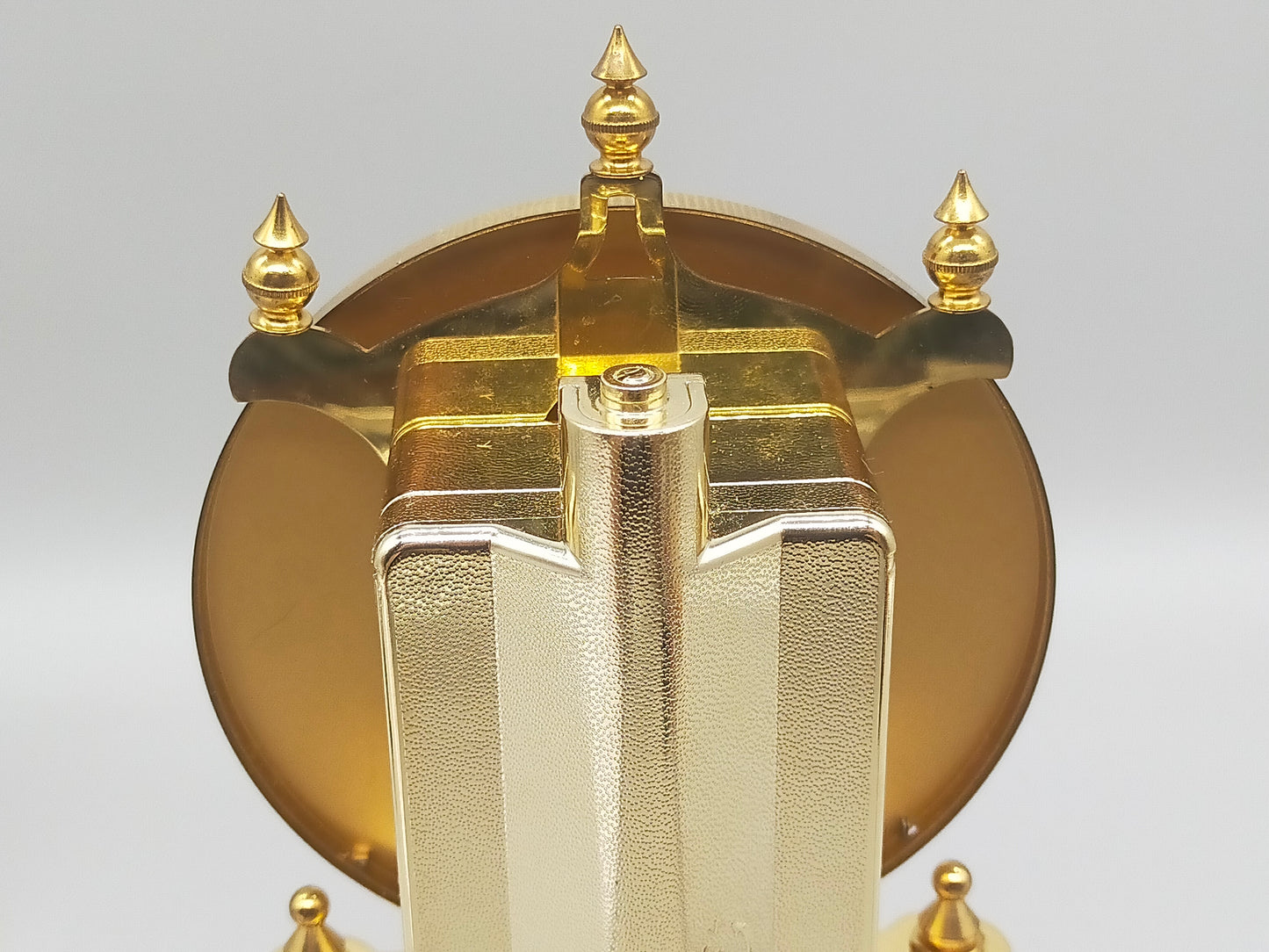 Edle Dugena Drehpendeluhr – Goldfarbenes Vintage Design unter Glaskuppel