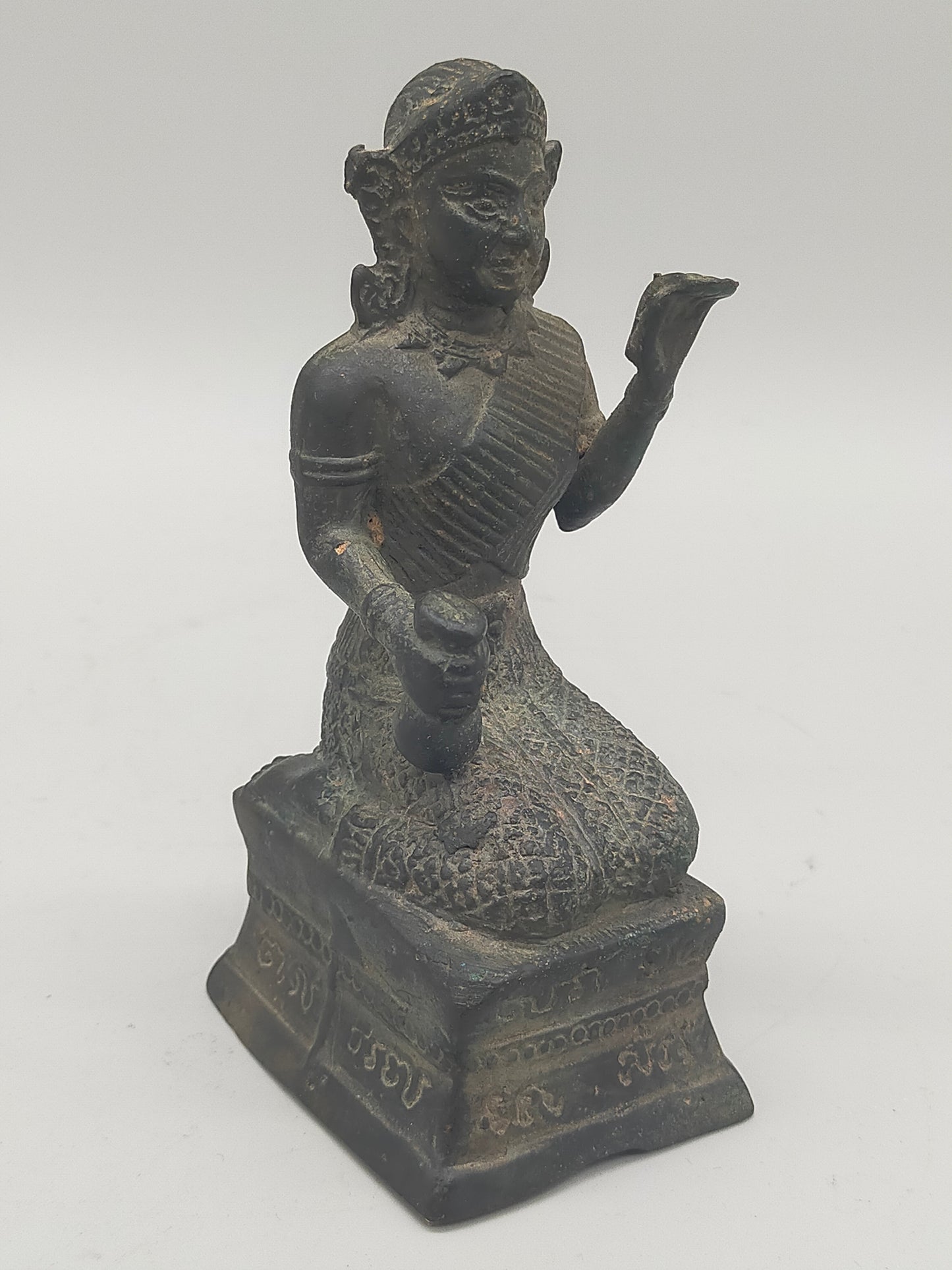 Antike thailändische Nang Kwak Figur – Glücksbringer aus Bronze