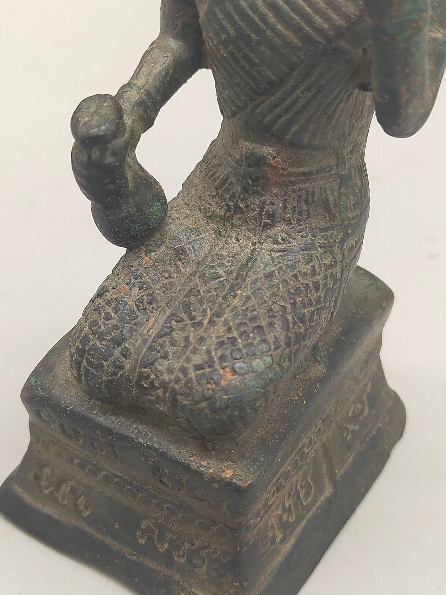 Antike thailändische Nang Kwak Figur – Glücksbringer aus Bronze