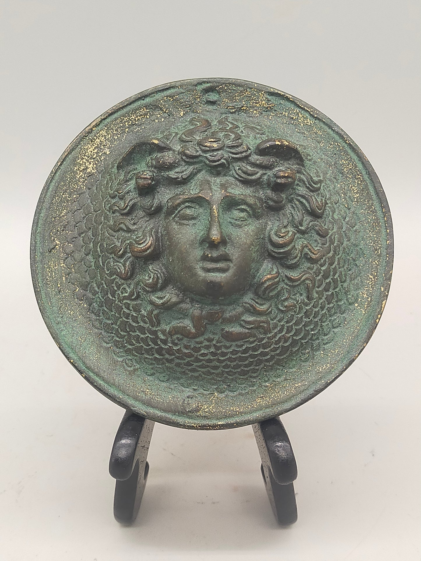 Antike Medusa Wandplakette – Relief aus Bronze