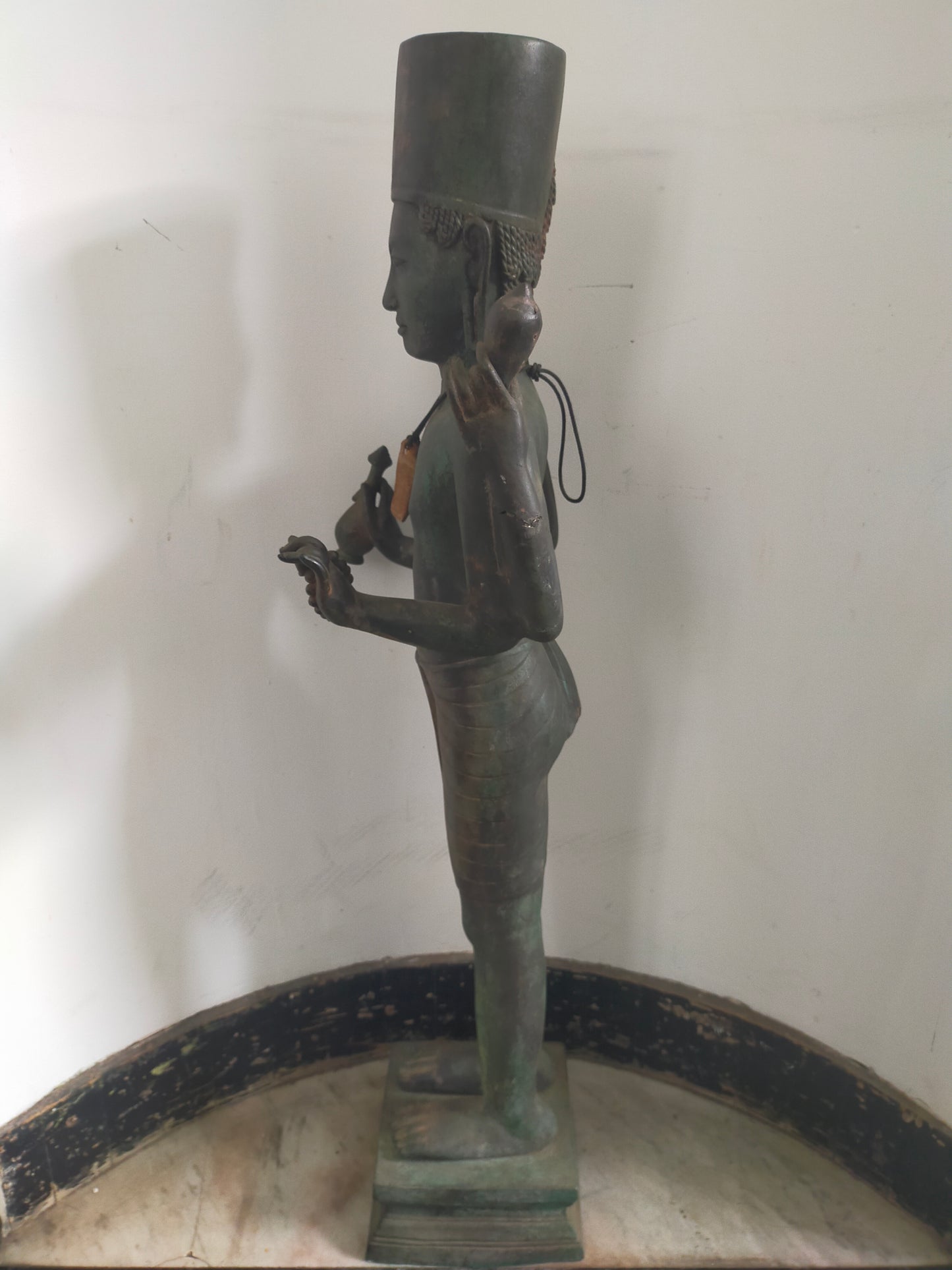 Große Bronze Skulptur Vishnu – Antiker Stil, Spirituelle Dekoration