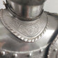 Prunkvolle Deko Ritterrüstung – Detailreiche Gravuren & Wappen