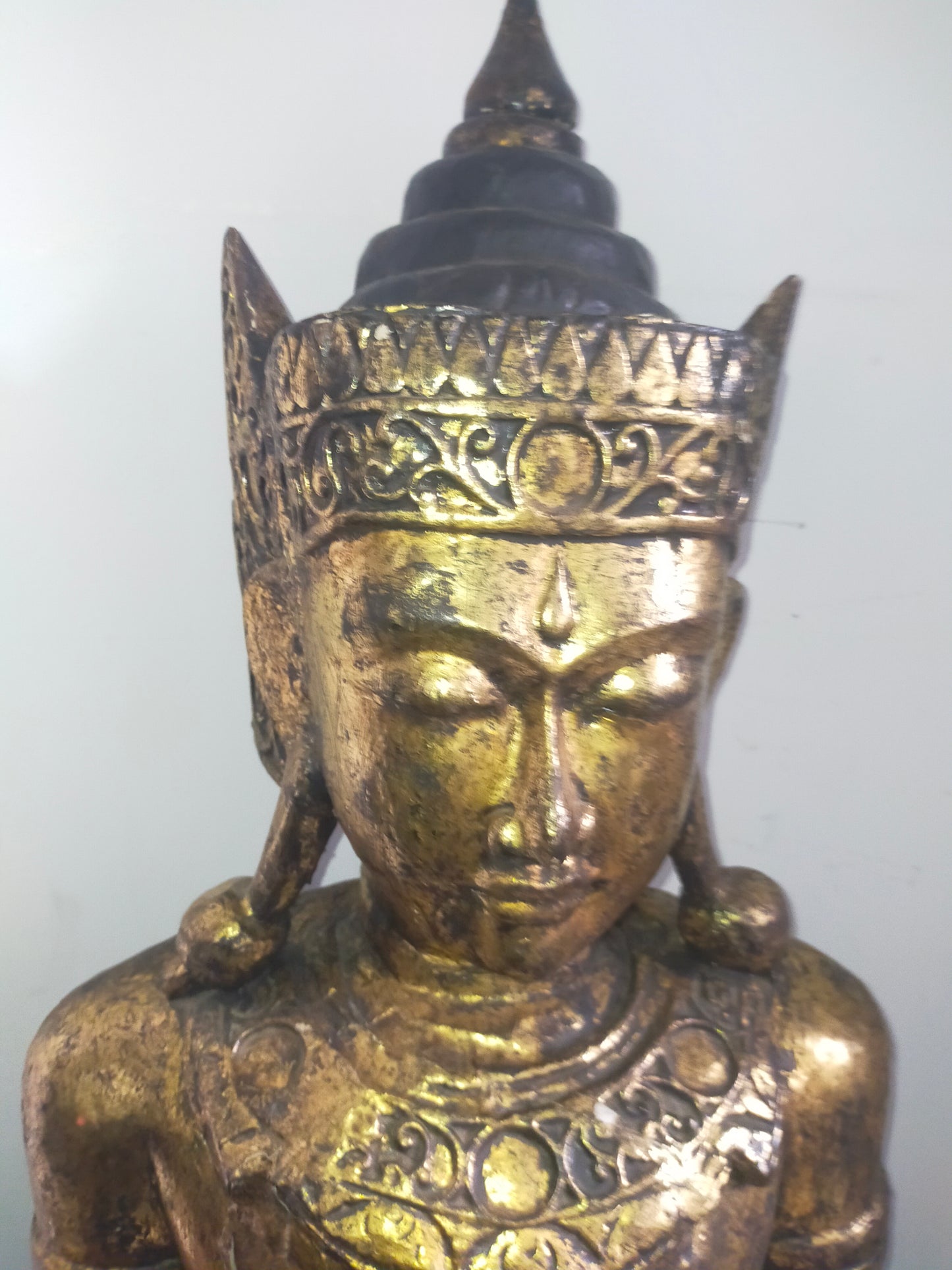 Antike Buddha Statue vergoldet – Spirituelle Dekoration