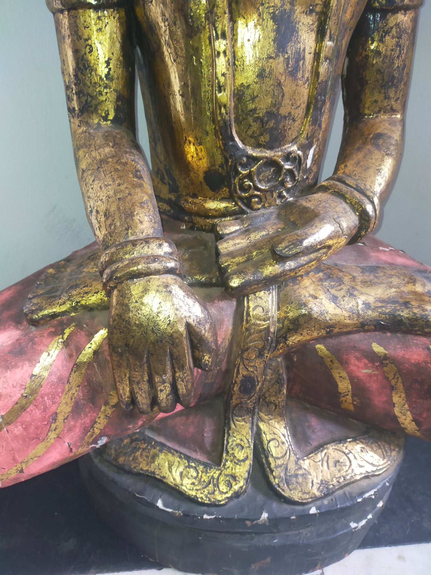 Antike Buddha Statue vergoldet – Spirituelle Dekoration