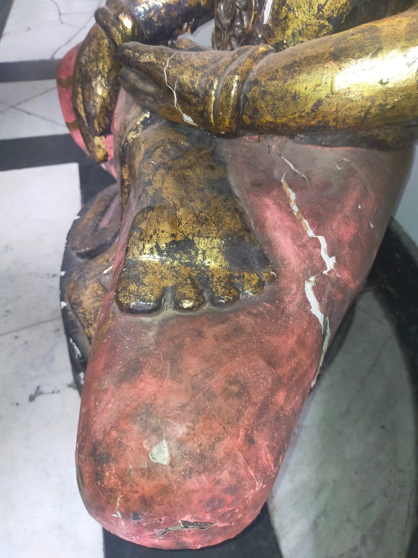 Antike Buddha Statue vergoldet – Spirituelle Dekoration