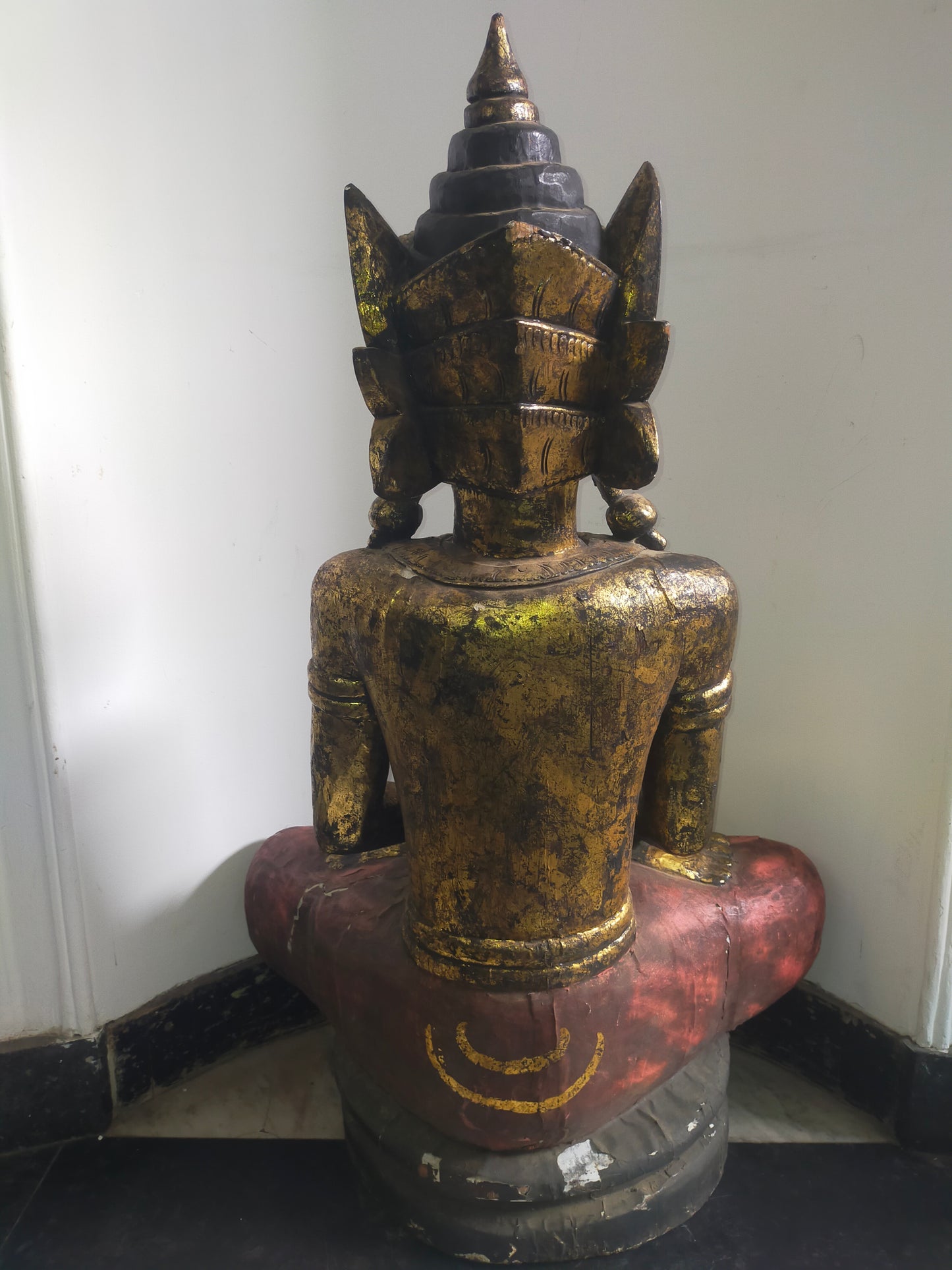 Antike Buddha Statue vergoldet – Spirituelle Dekoration