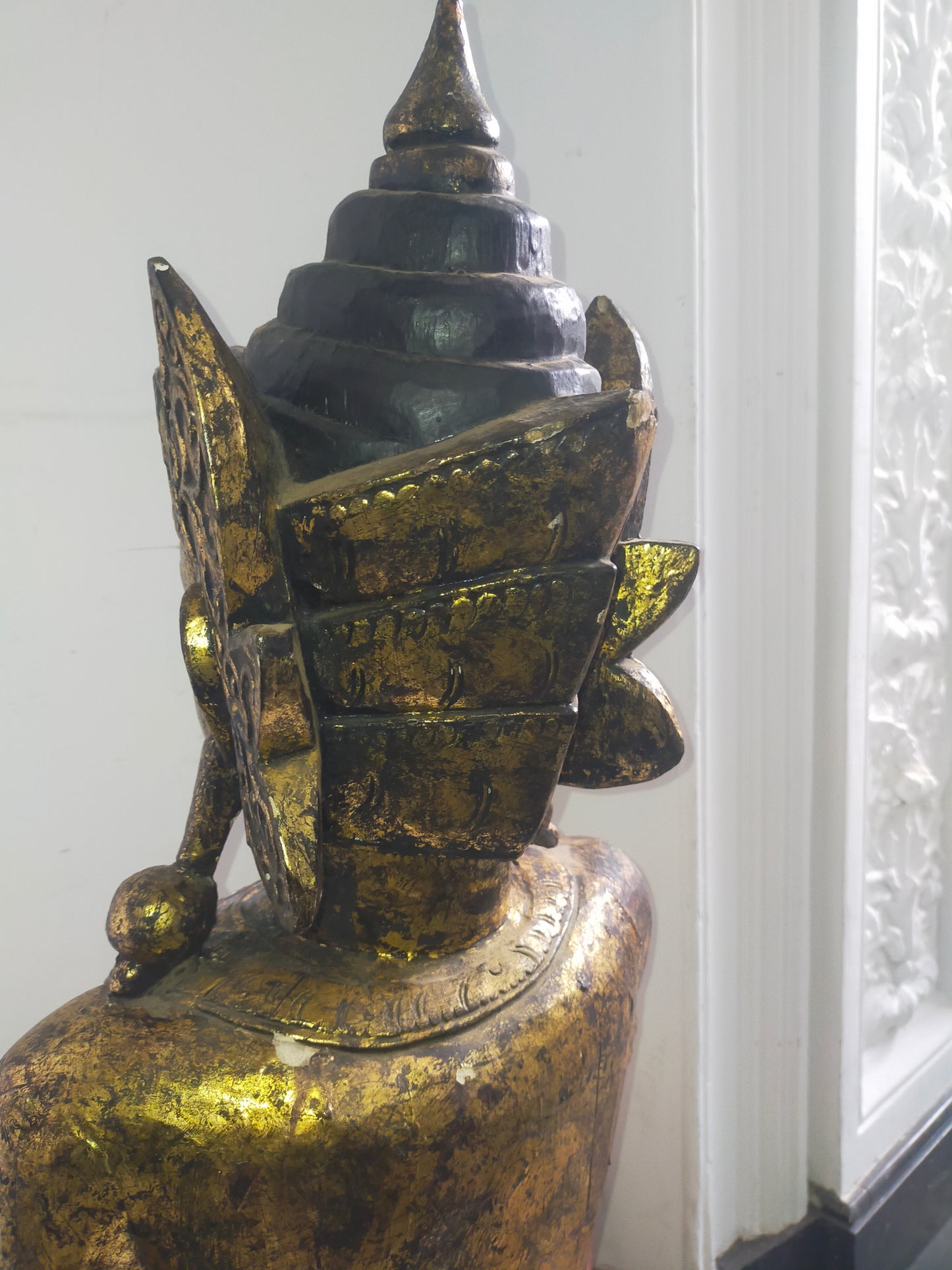 Antike Buddha Statue vergoldet – Spirituelle Dekoration