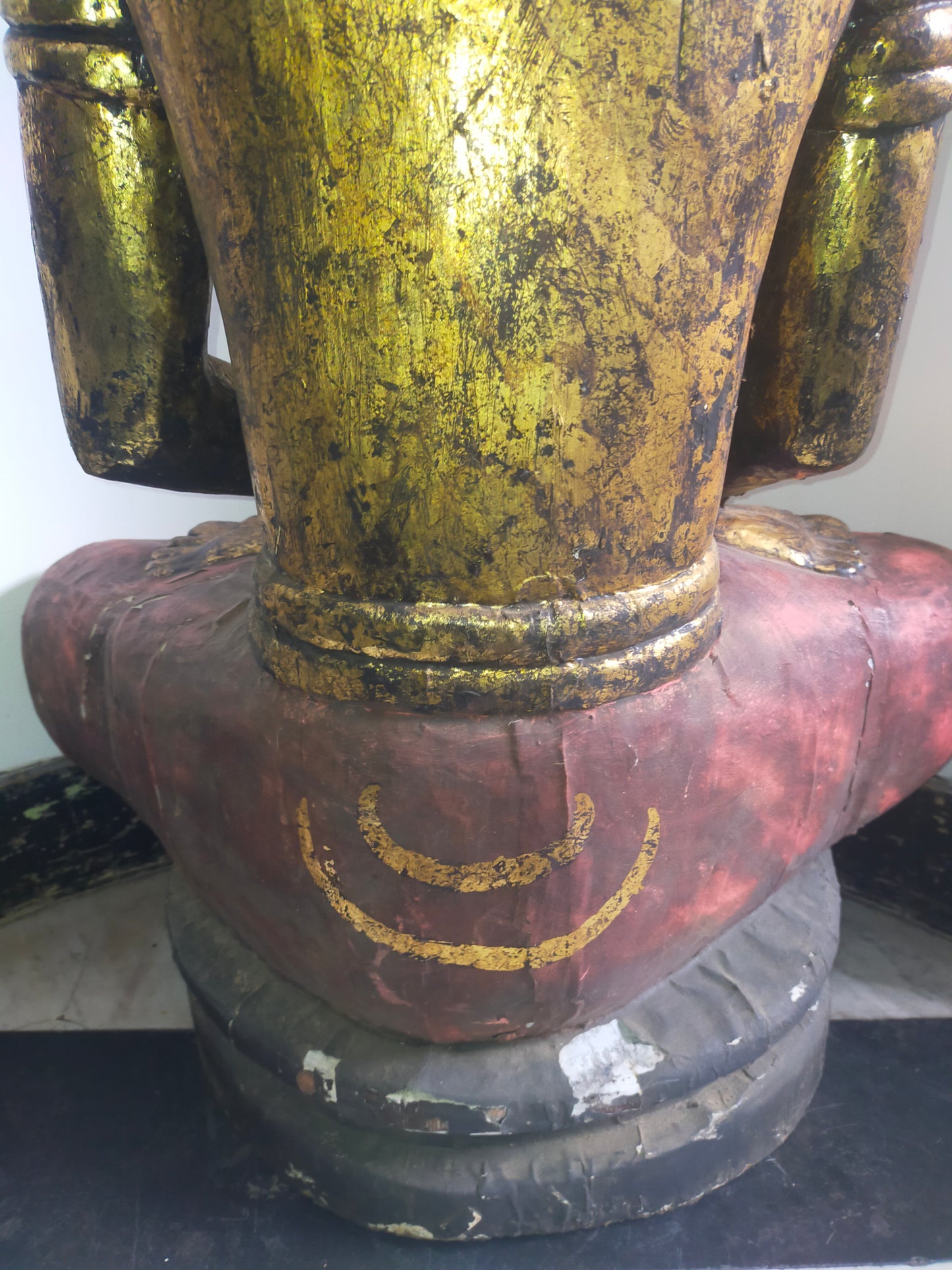Antike Buddha Statue vergoldet – Spirituelle Dekoration