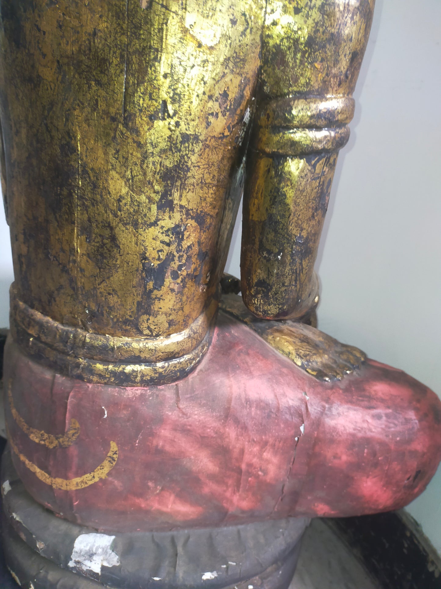 Antike Buddha Statue vergoldet – Spirituelle Dekoration