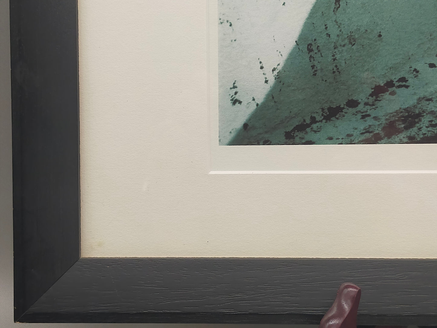 Titel Signierte Fotografie von Rita Casper (2001) – Moderner Holzrahmen Schwarz