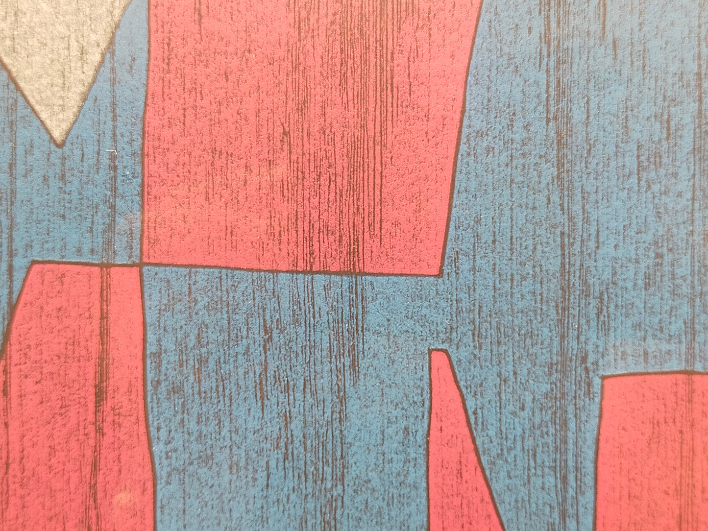 Abstraktes Kunstwerk „Rotblau im Feld“ – Moderner Holzschnitt gerahmt