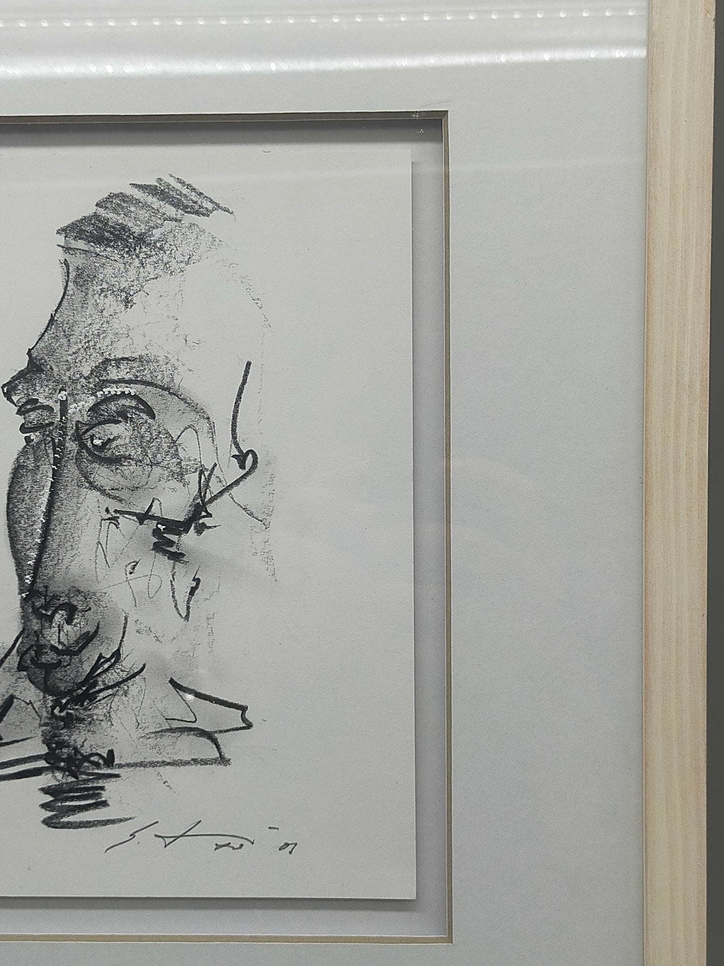 Abstrakte Porträtzeichnung im Holzrahmen – Moderne Kunst
