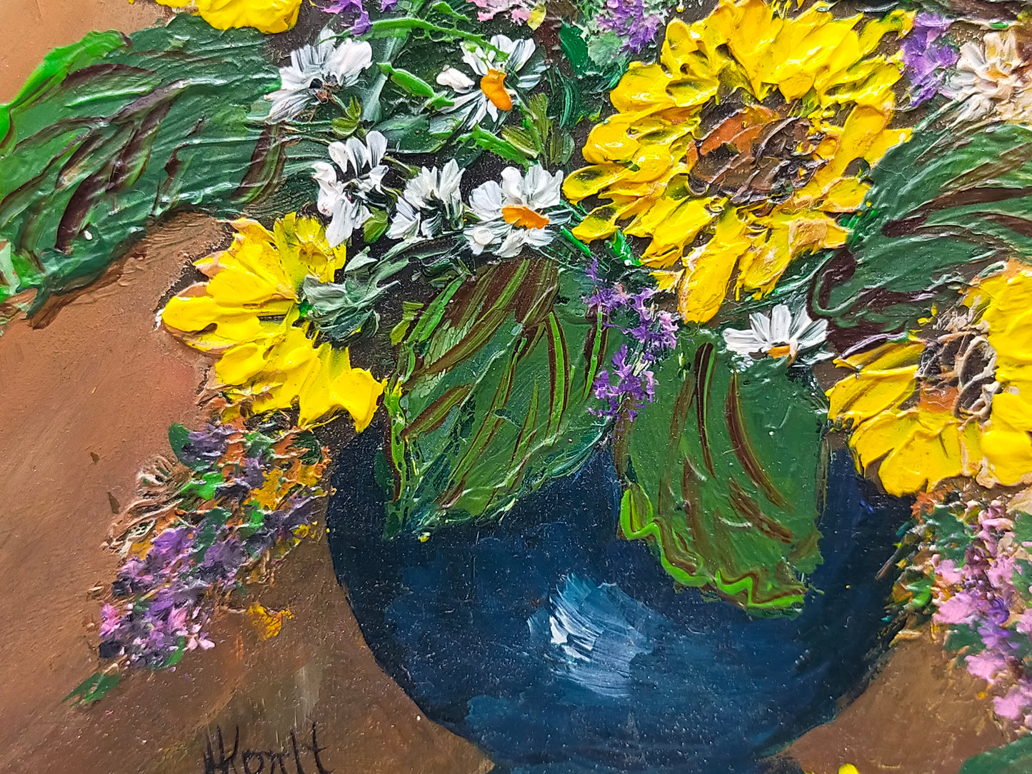 Charmantes Ölgemälde Sonnenblumen in Vase – Signiertes Blumenstillleben