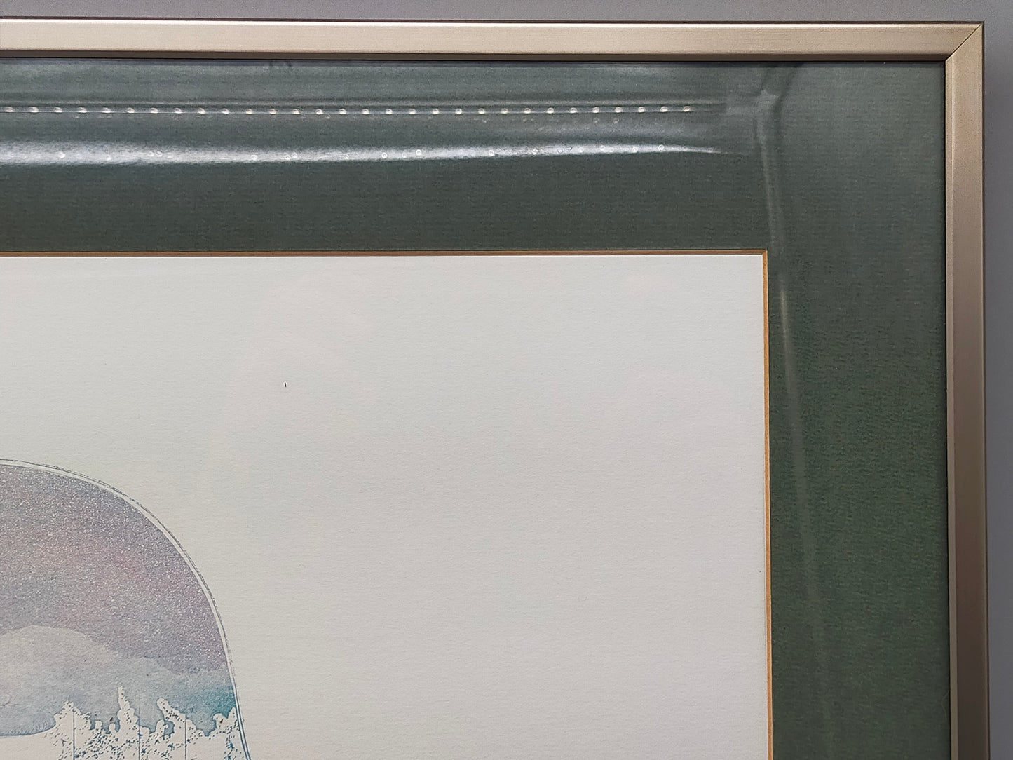 Surrealistische Grafik "Schneckenhaus-Landschaft" – Signiert & Gerahmt