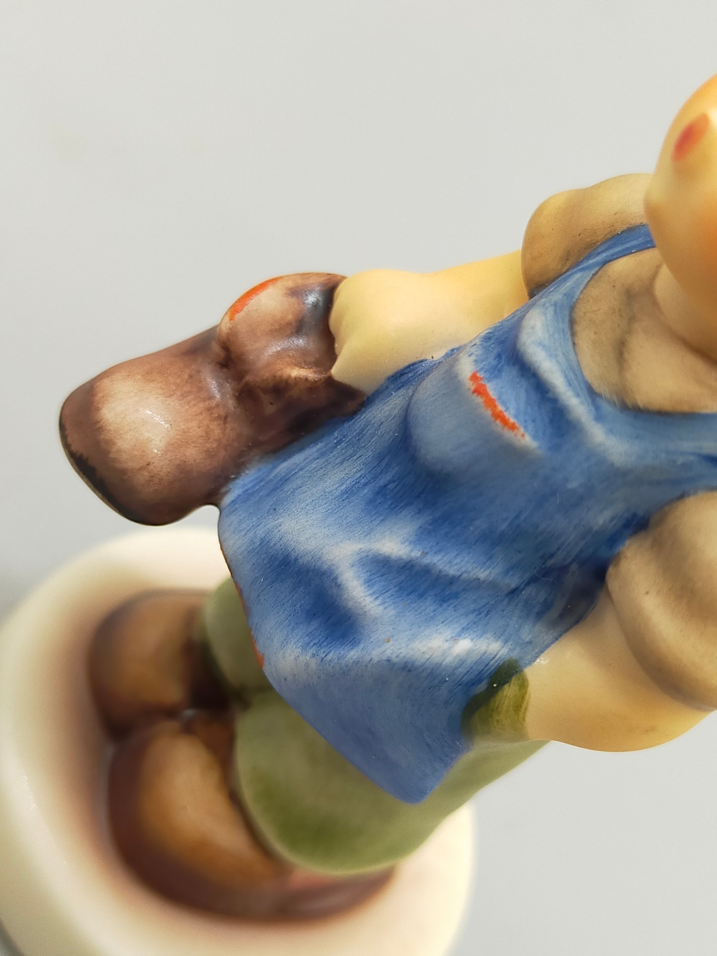 Goebel Hummel Figur Schusterbub – Mit Original Verpackung und Zertifikat