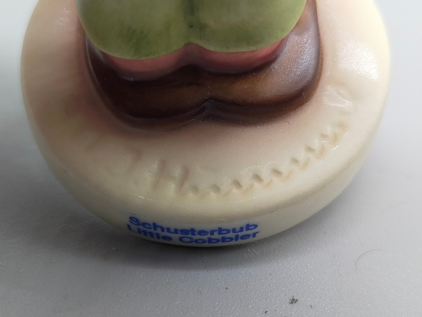 Goebel Hummel Figur Schusterbub – Mit Original Verpackung und Zertifikat