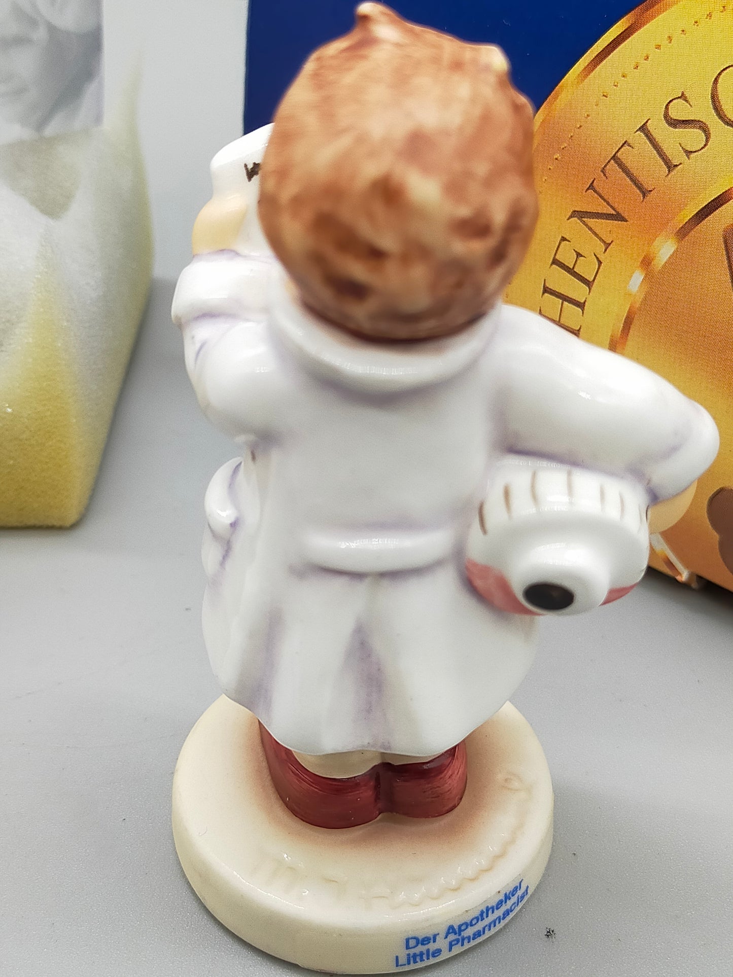 Goebel Hummel Figur "Der Apotheker" – Mit Original Verpackung und Zertifikat