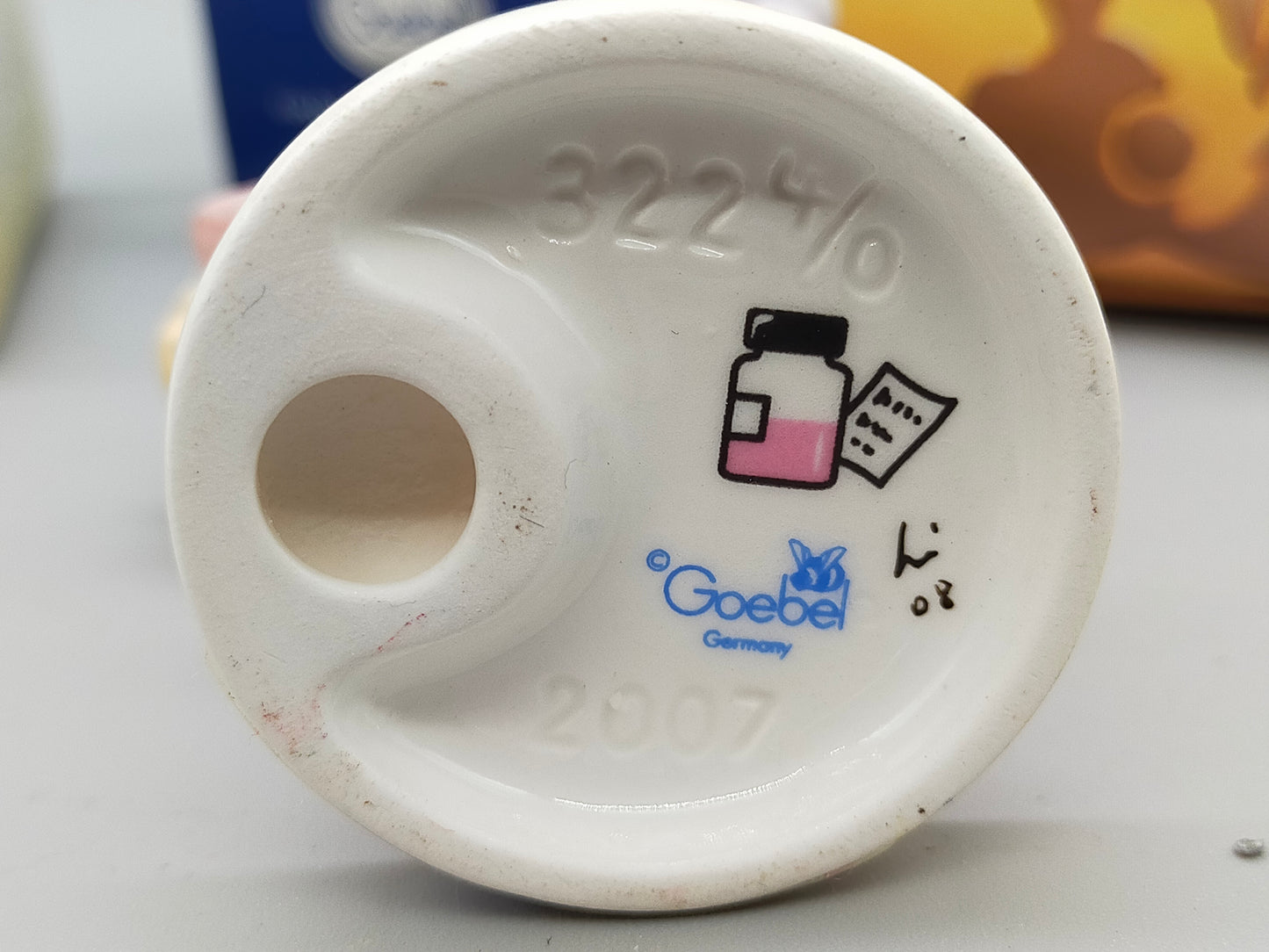 Goebel Hummel Figur "Der Apotheker" – Mit Original Verpackung und Zertifikat
