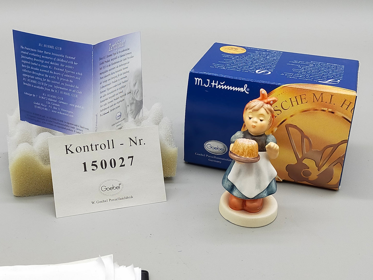 Goebel Hummel Figur Bäckersfrau Proud Baker Mit OVP und Zertifikat