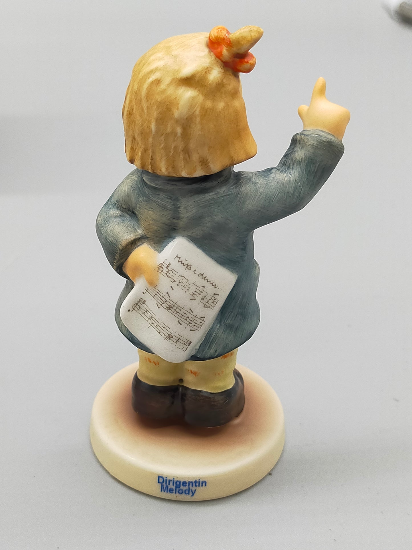 Goebel Hummel Figur "Dirigentin Melody" – Mit Original Verpackung und Zertifikat