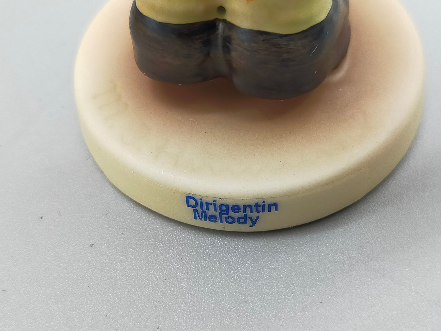 Goebel Hummel Figur "Dirigentin Melody" – Mit Original Verpackung und Zertifikat