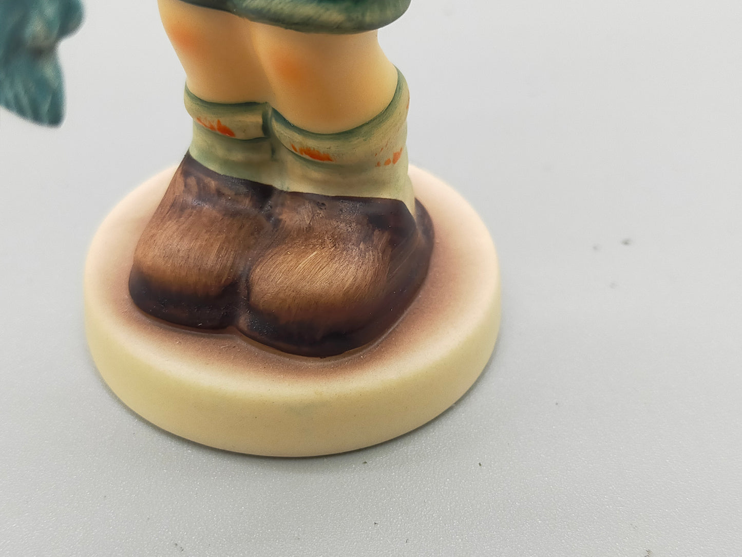 Goebel Hummel Figur "Nachwuchsangler" – Mit Original Verpackung und Zertifikat